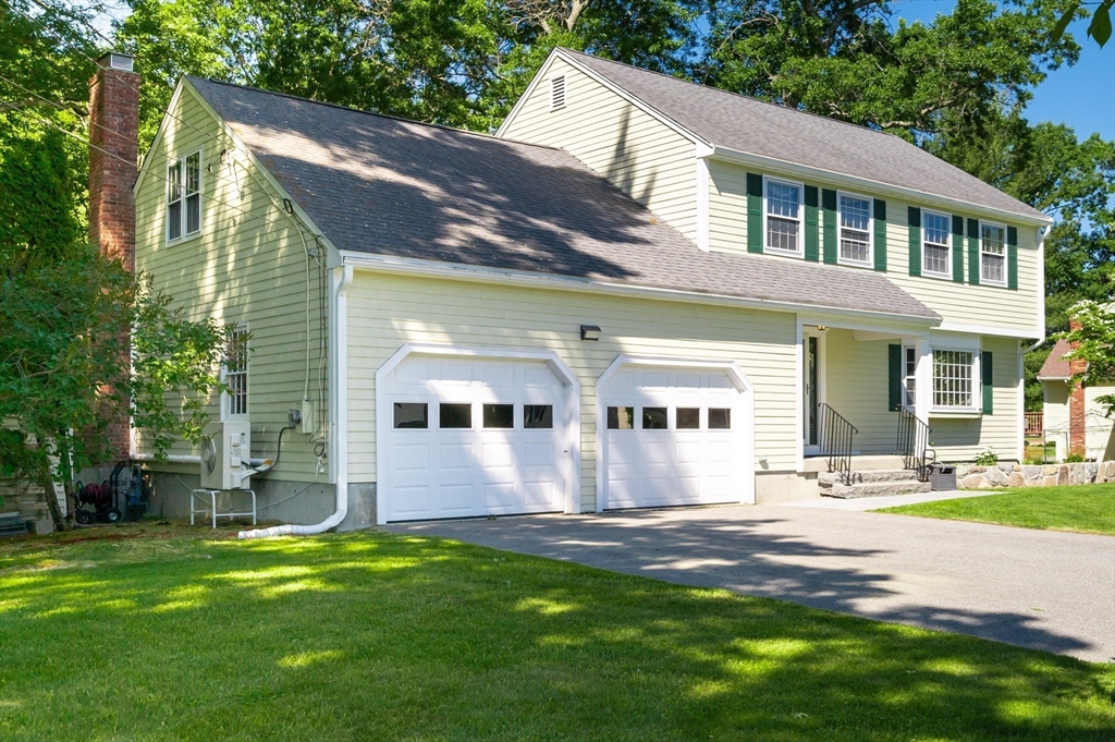 Photo 4 of 41 of 10 Wescott Circle house