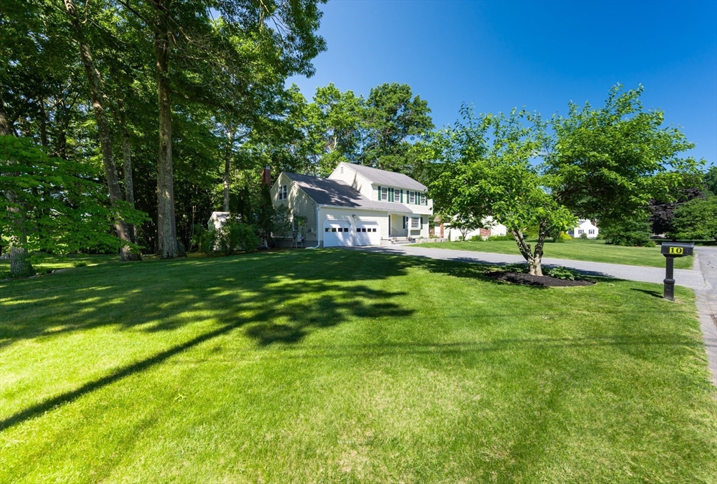 Photo 5 of 41 of 10 Wescott Circle house