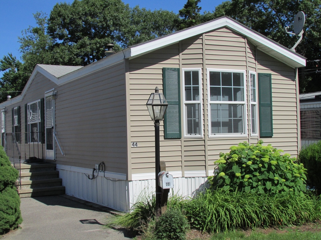 Photo 1 of 24 of 44 Cynthia Circle mobile home