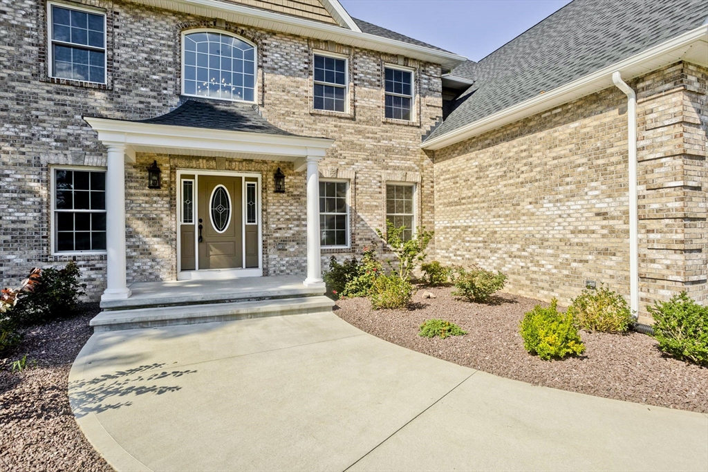 Photo 2 of 40 of 5 Briar Cliff Drive house