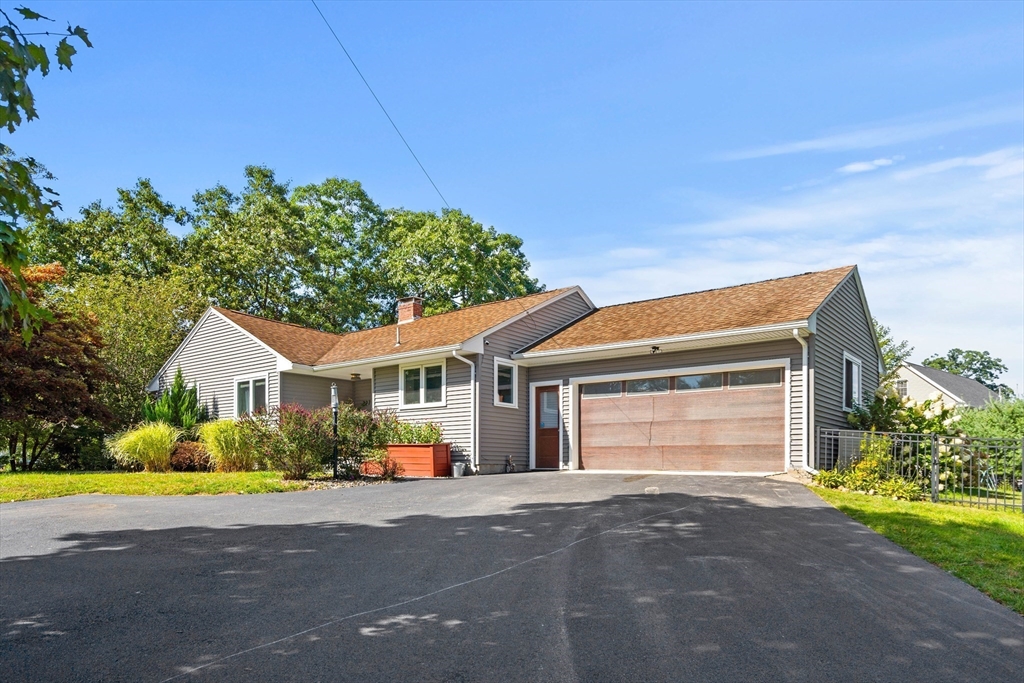 Photo 2 of 26 of 227 Shawsheen Ave house