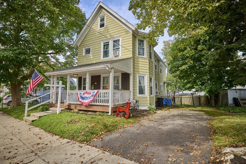 Photo 3 of 19 of 240 Bowdoin Street house