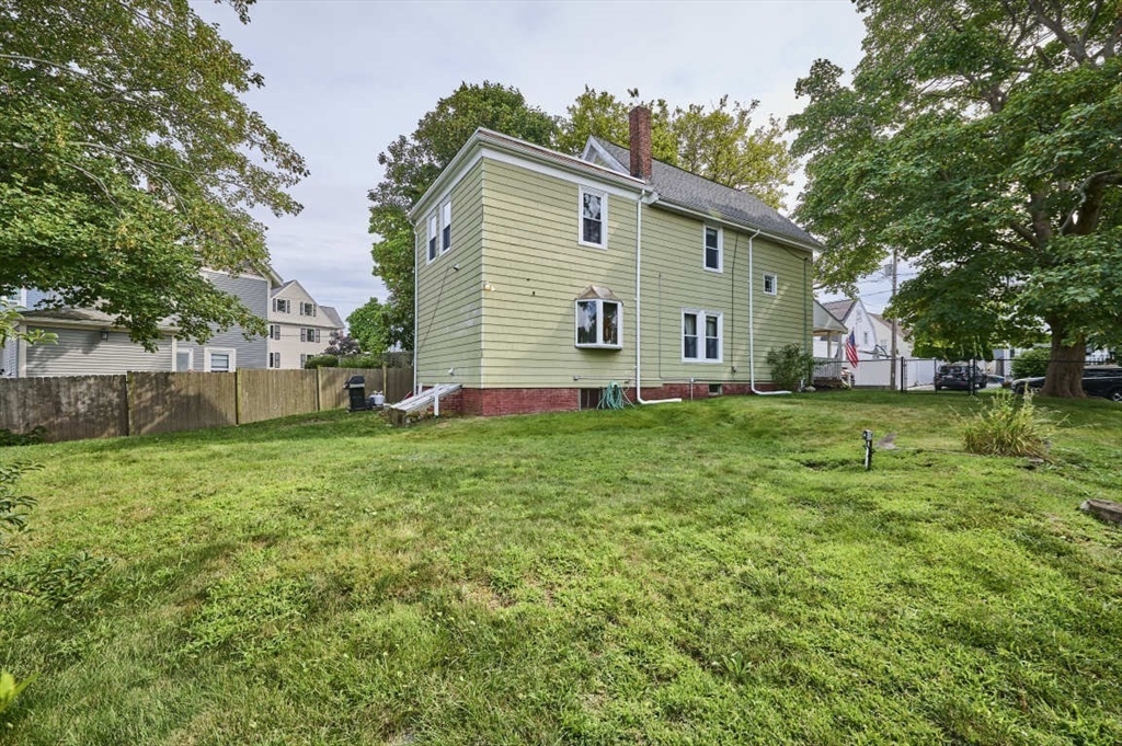 Photo 4 of 19 of 240 Bowdoin Street house