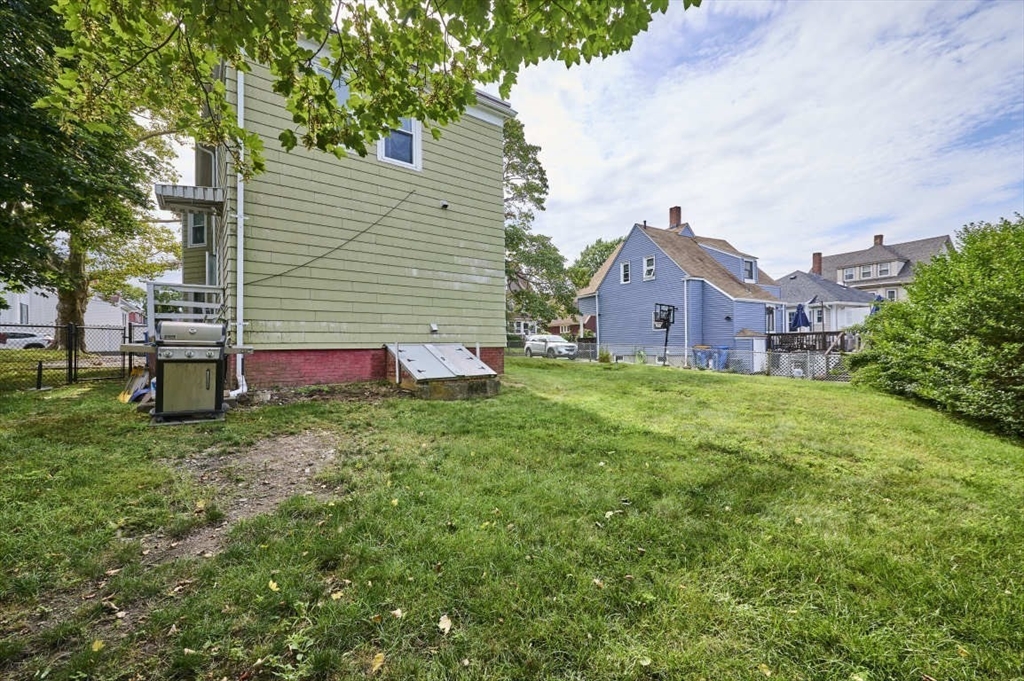 Photo 5 of 19 of 240 Bowdoin Street house