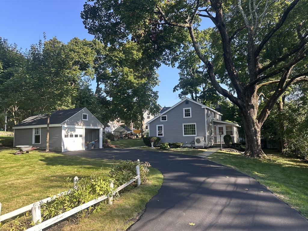 Photo 1 of 23 of 30 Sturgis St house