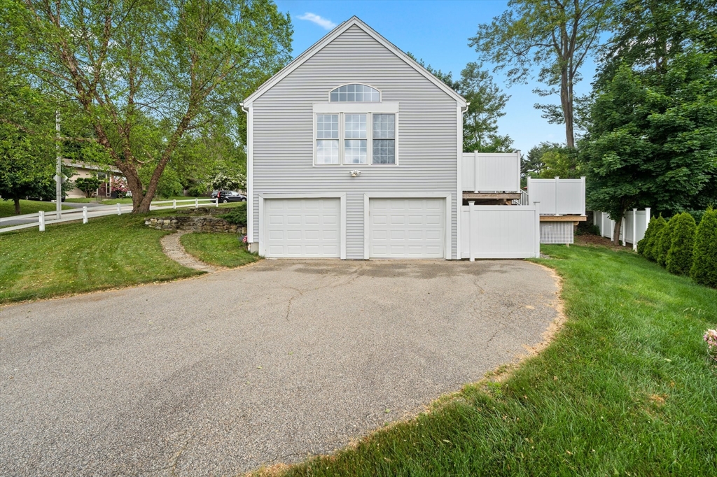 Photo 6 of 42 of 149 Winifred Ave house