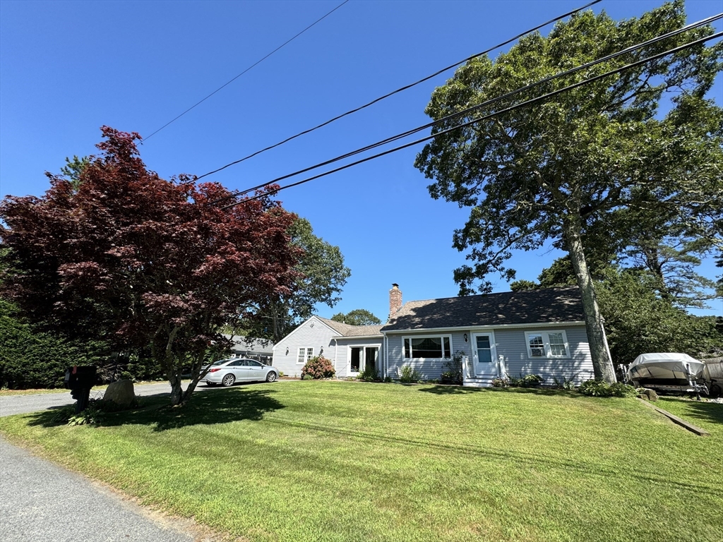 Photo 2 of 42 of 112 Captain Lothrop Rd house