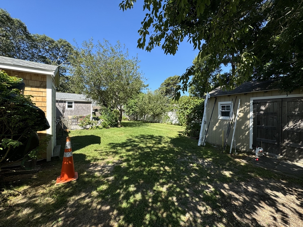 Photo 6 of 42 of 112 Captain Lothrop Rd house