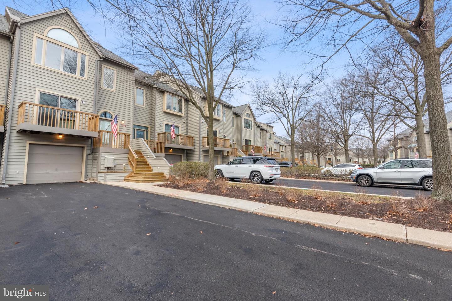 Photo 5 of 57 of 2174 Chesapeake Harbour Dr townhome