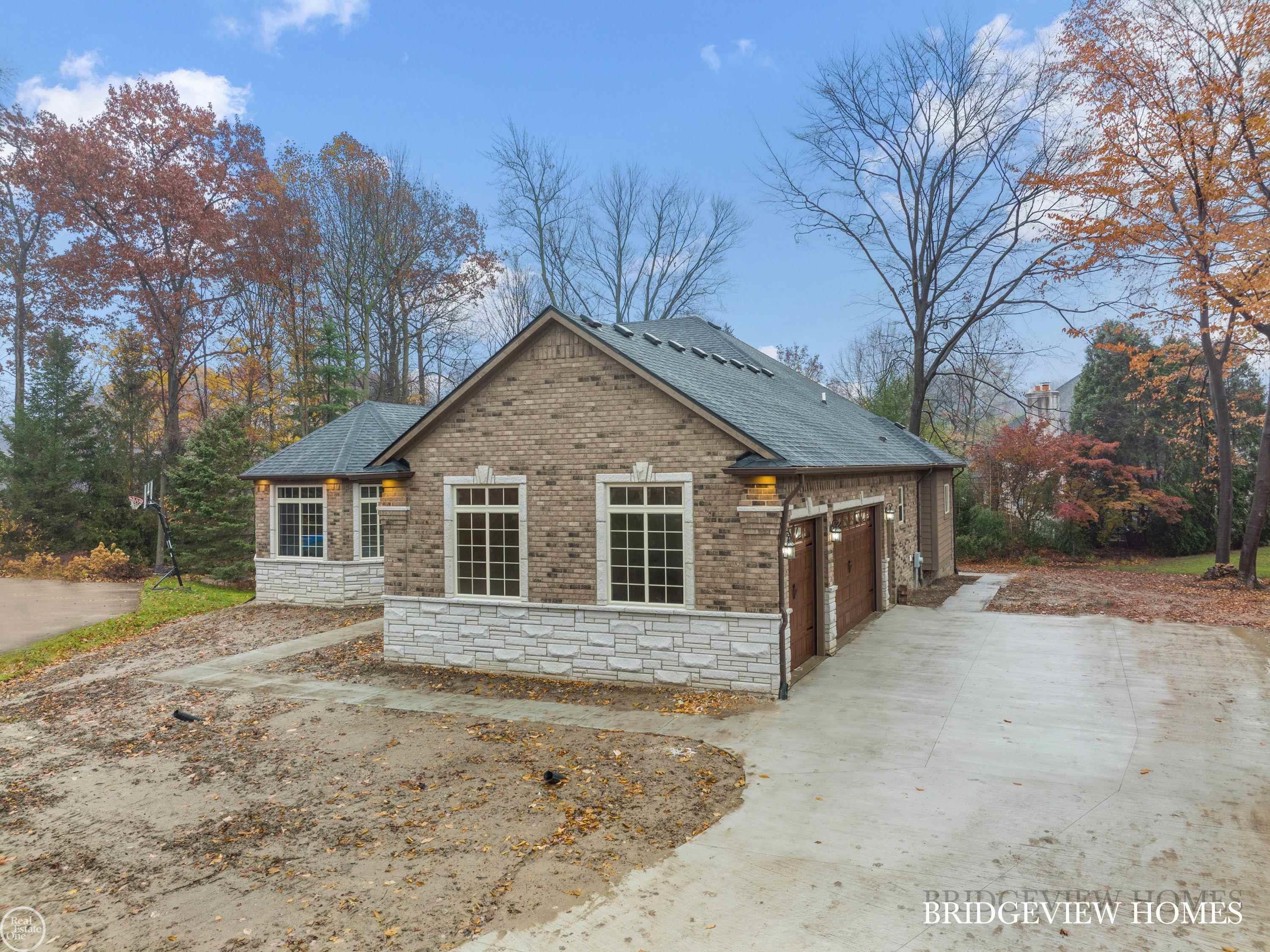 Photo 2 of 7 of 854 Hemlock Drive house