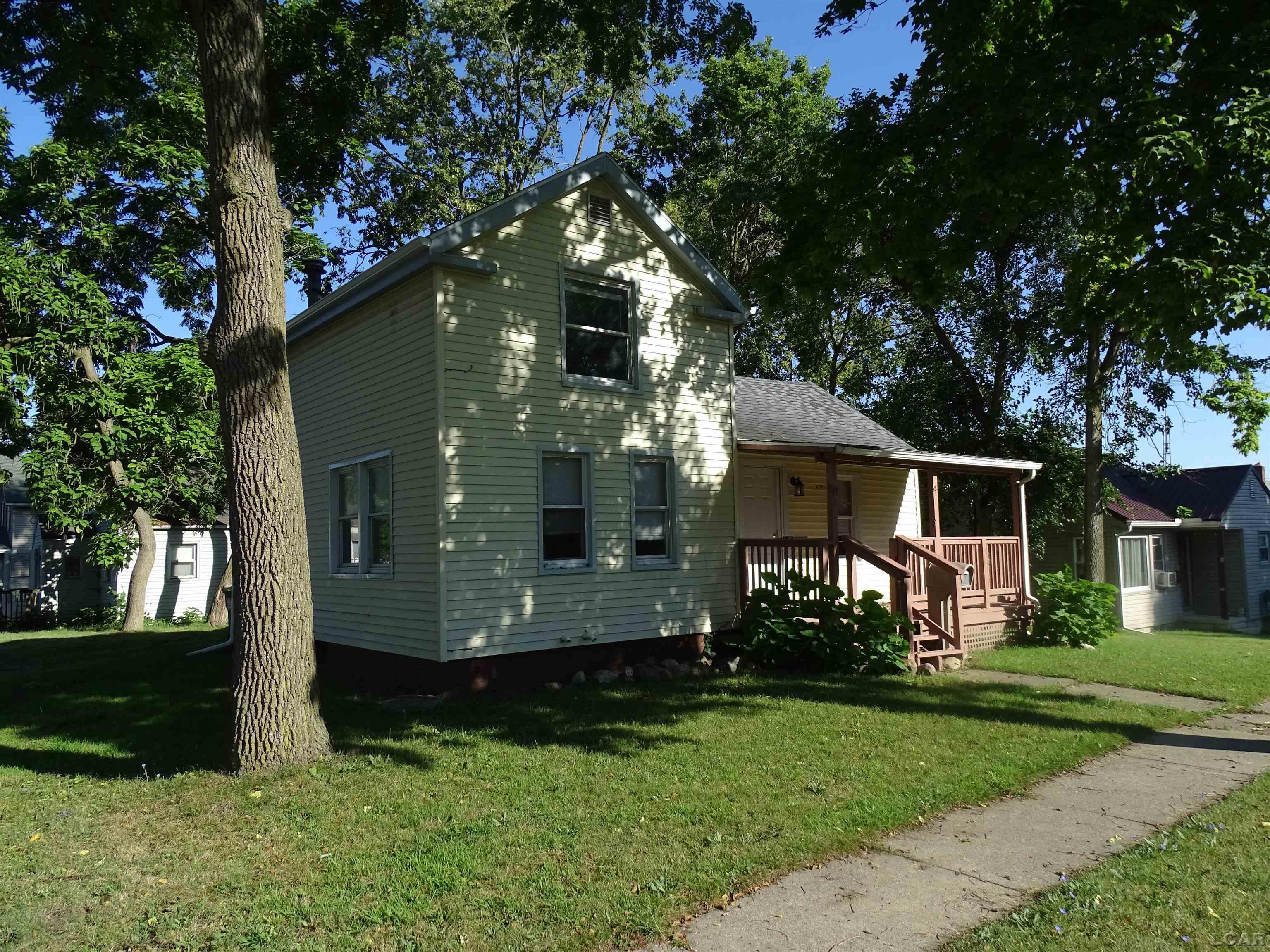 Photo 2 of 16 of 1003 N Broad Street house