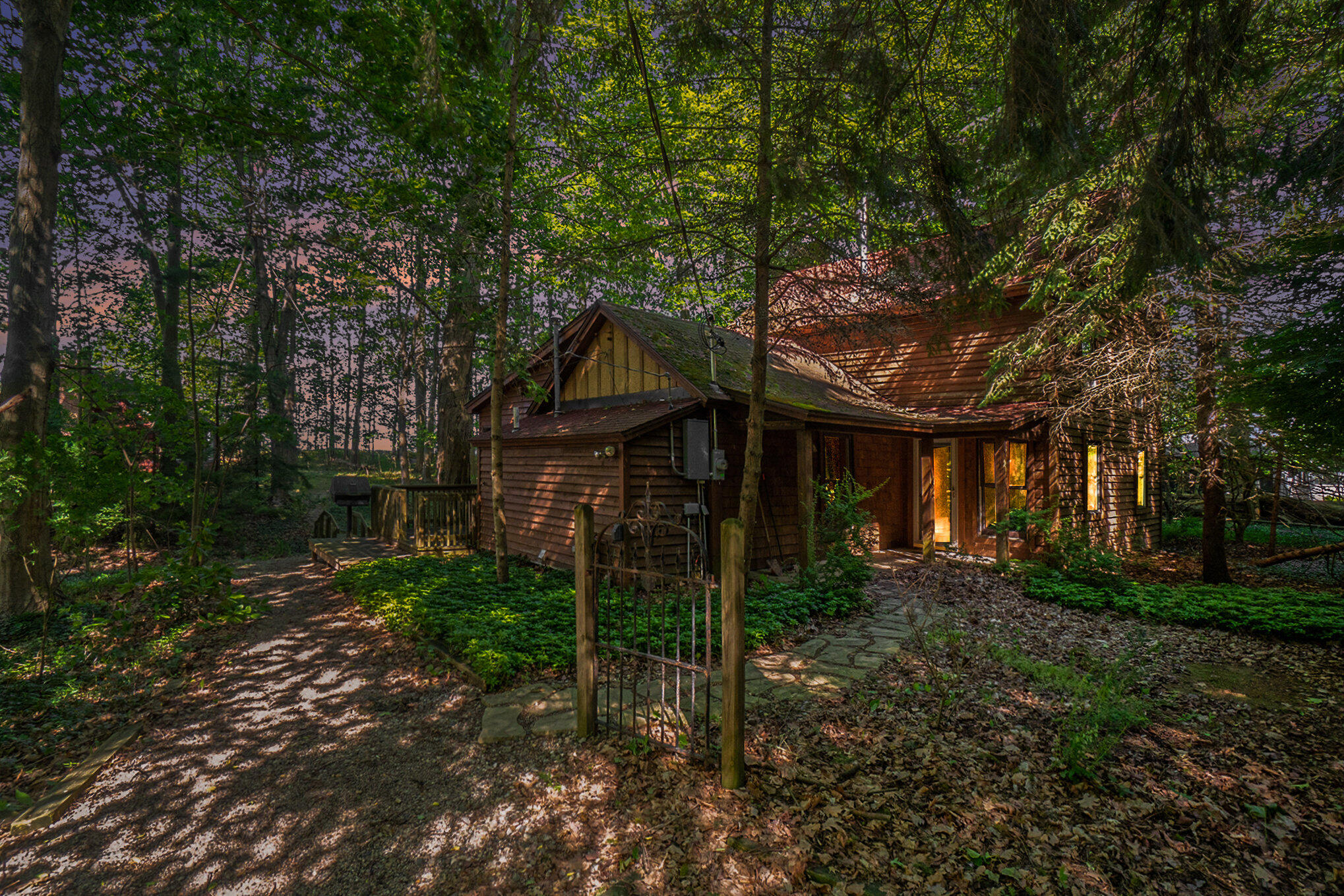 Photo 5 of 38 of 2560 Lakeshore Drive house