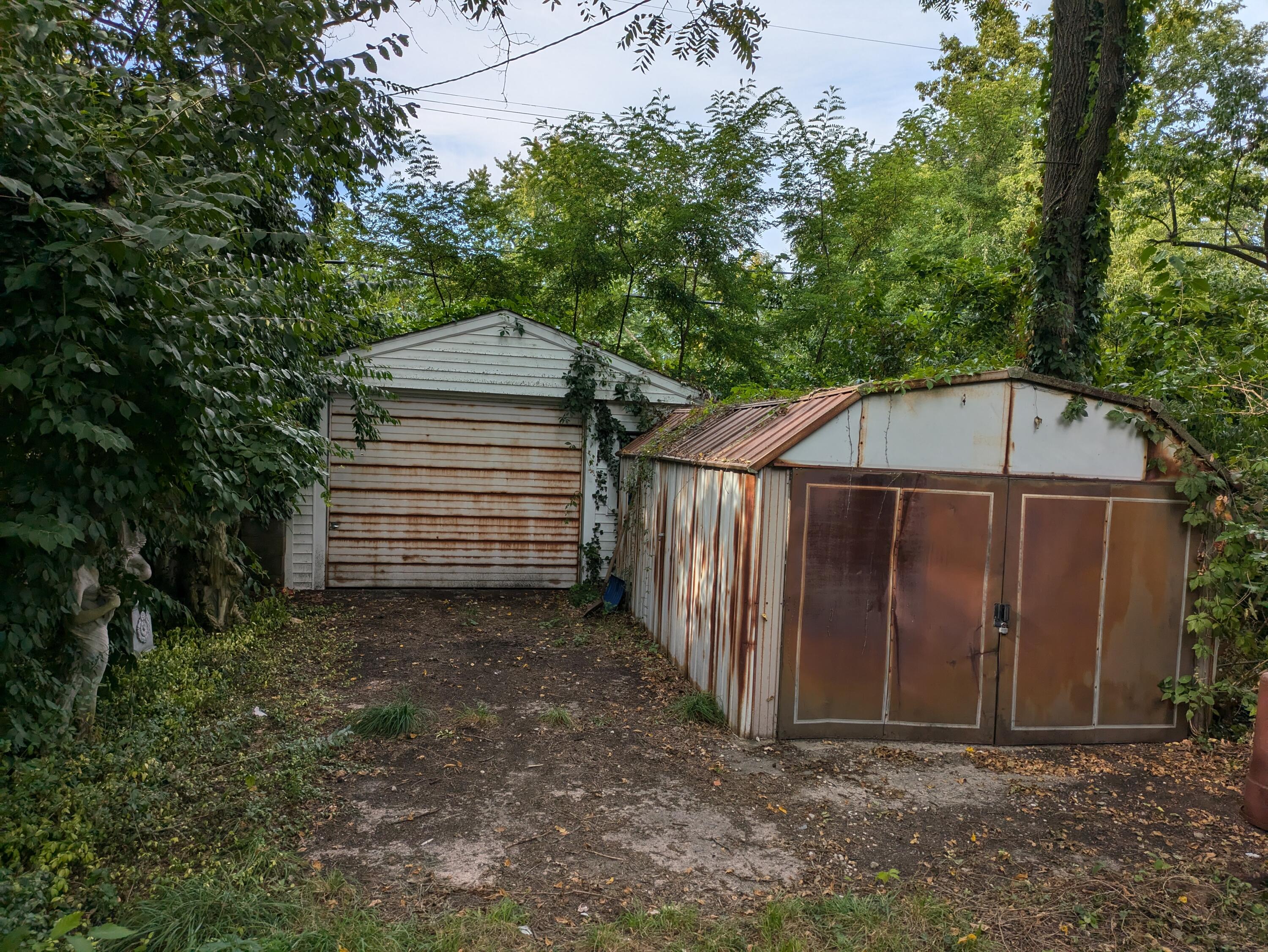 Photo 5 of 26 of 1435 Harpst Street house