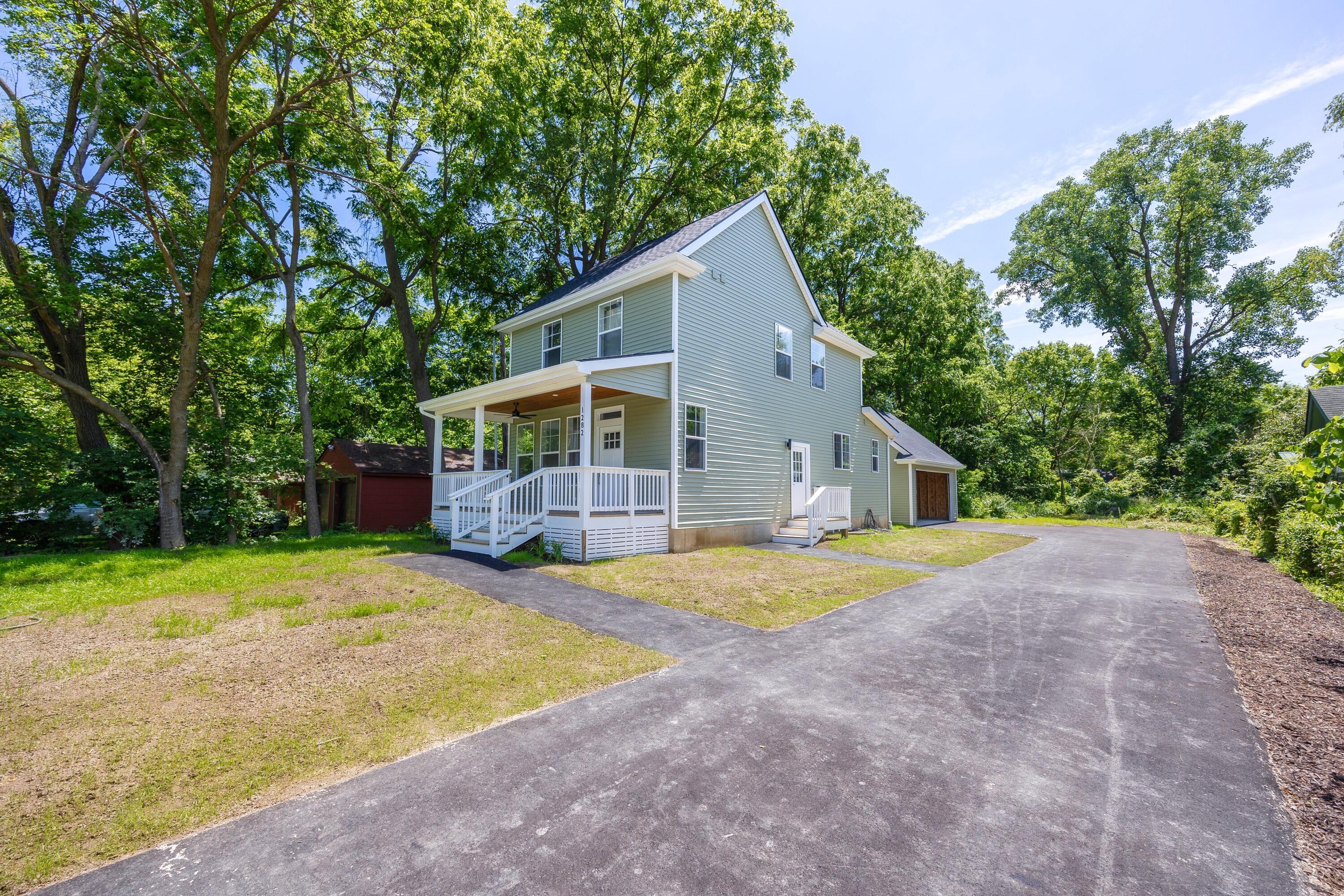 Photo 2 of 6 of 1282 Jewett Avenue house