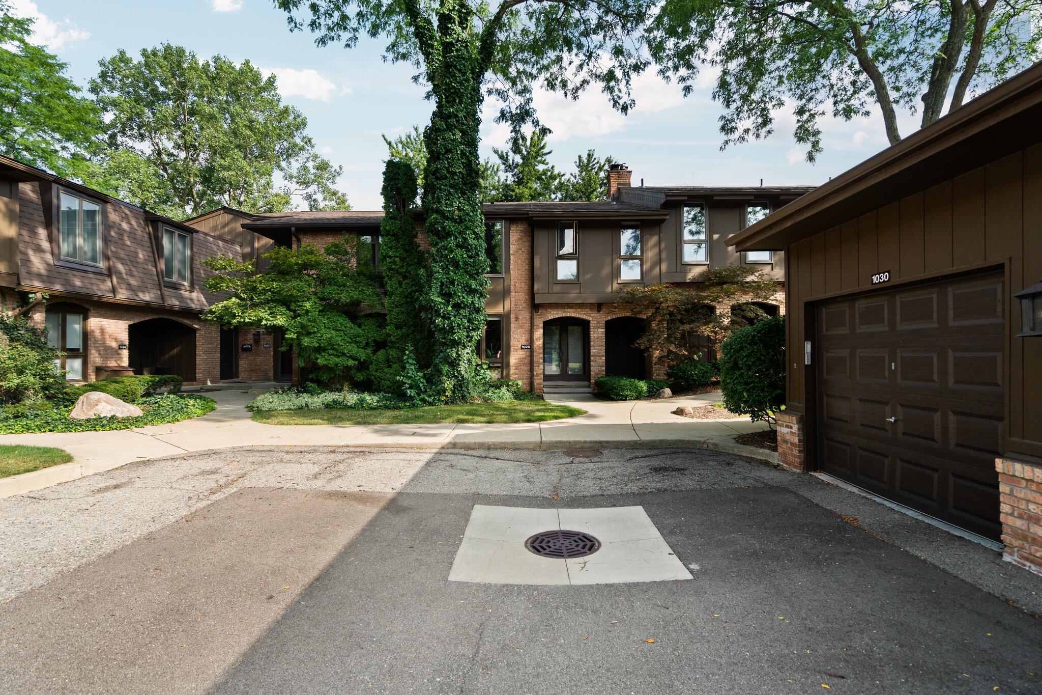 Photo 41 of 54 of 1028 Greenhills Drive condo