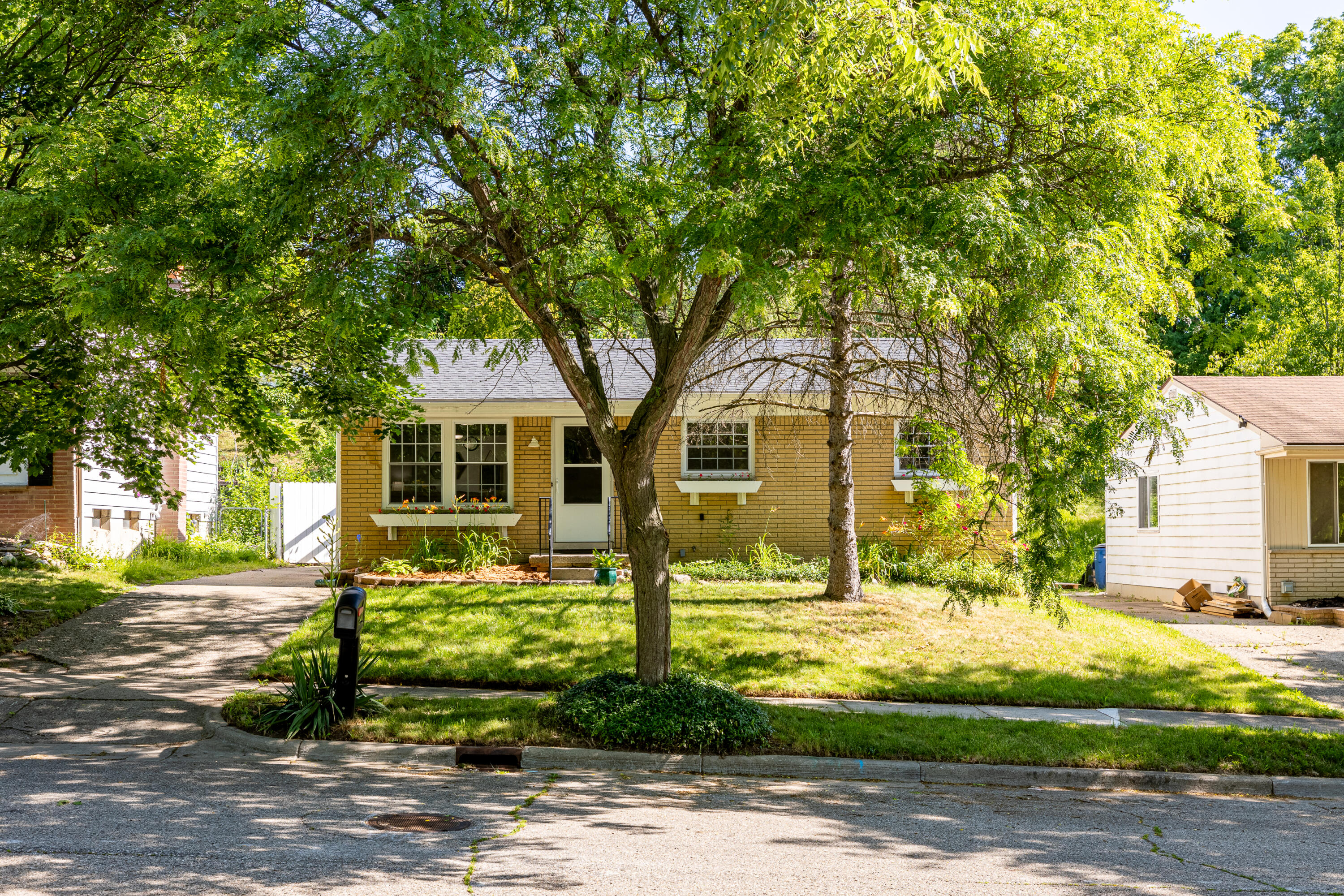 Photo 2 of 55 of 2104 Winewood Avenue house