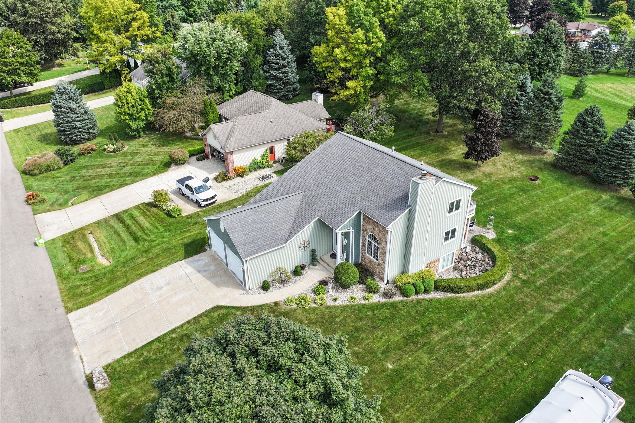 Photo 4 of 51 of 16085 SILVER BEND Drive house