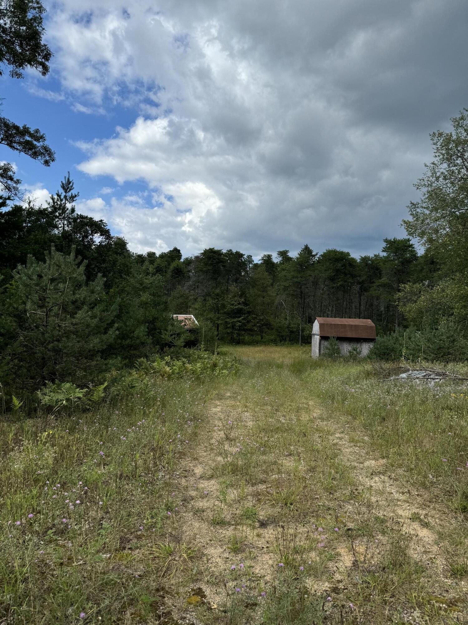 Photo 3 of 17 of 7807 E 14 Mile Road mobile home