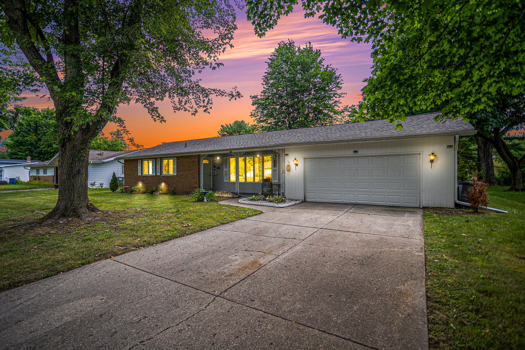 Photo 1 of 21 of 203 S Moorland Drive house