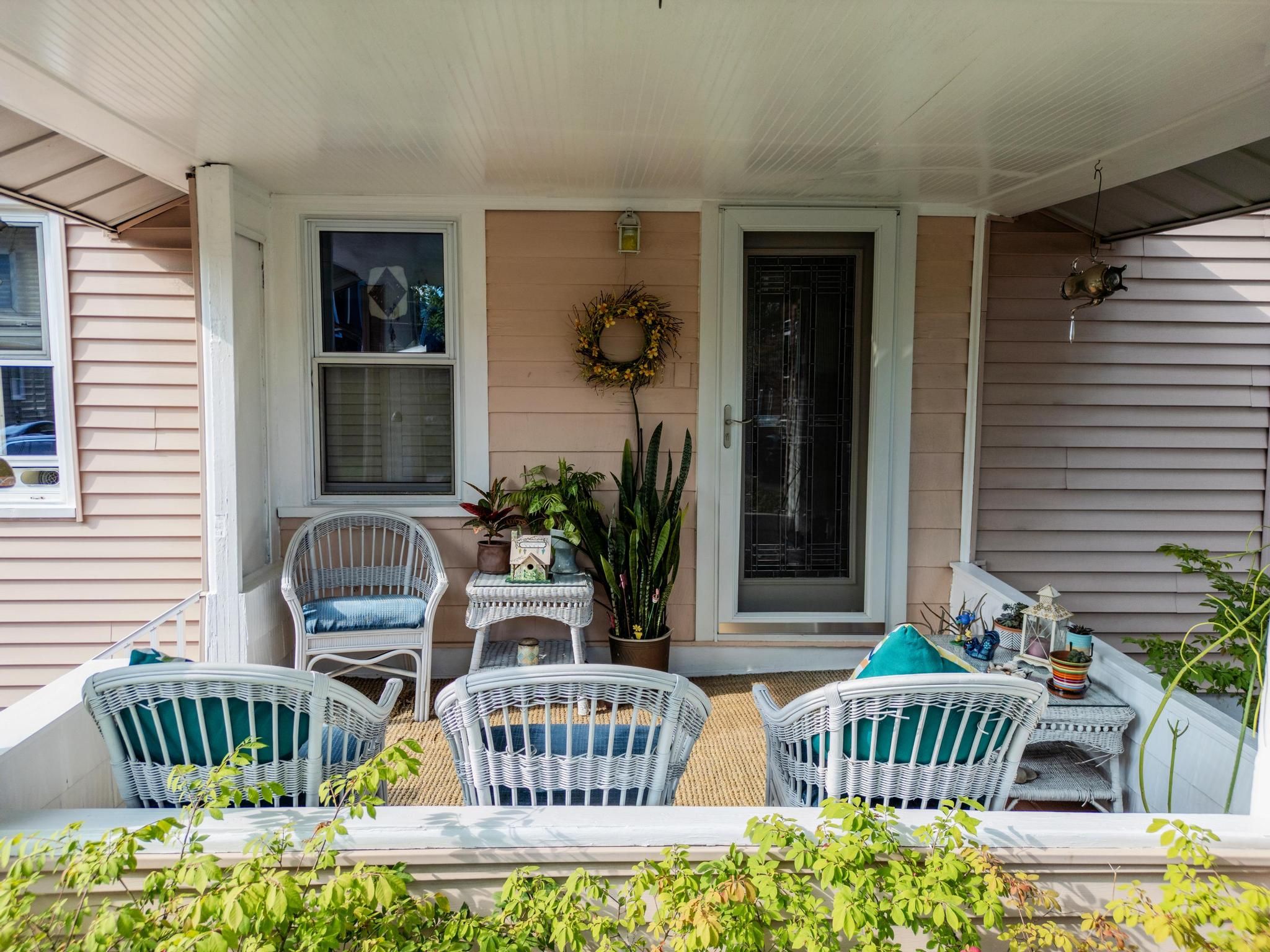 Photo 6 of 15 of 1375 RUFFNER Avenue house