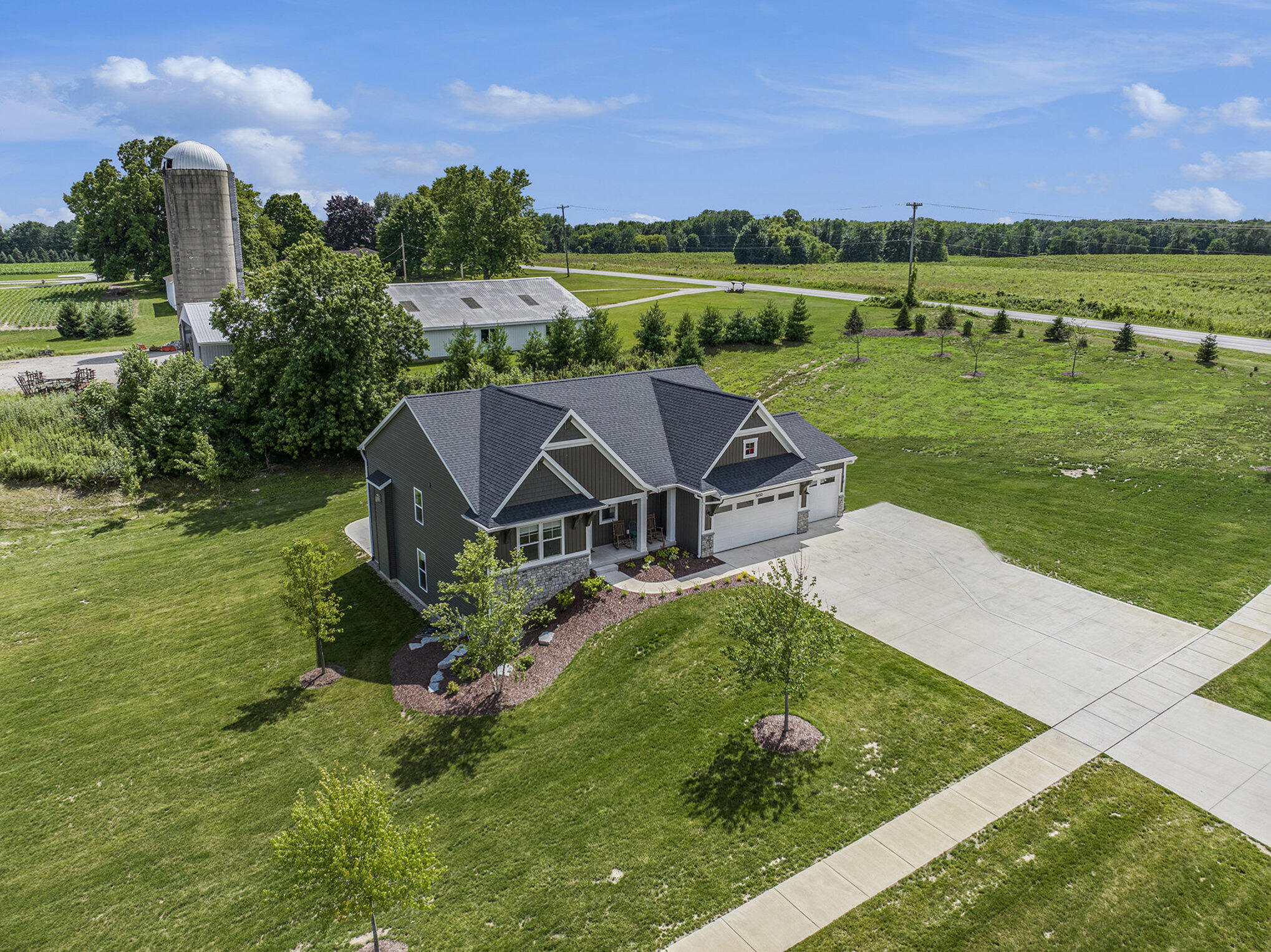 Photo 4 of 46 of 5650 Thornapple Mill Court SE house