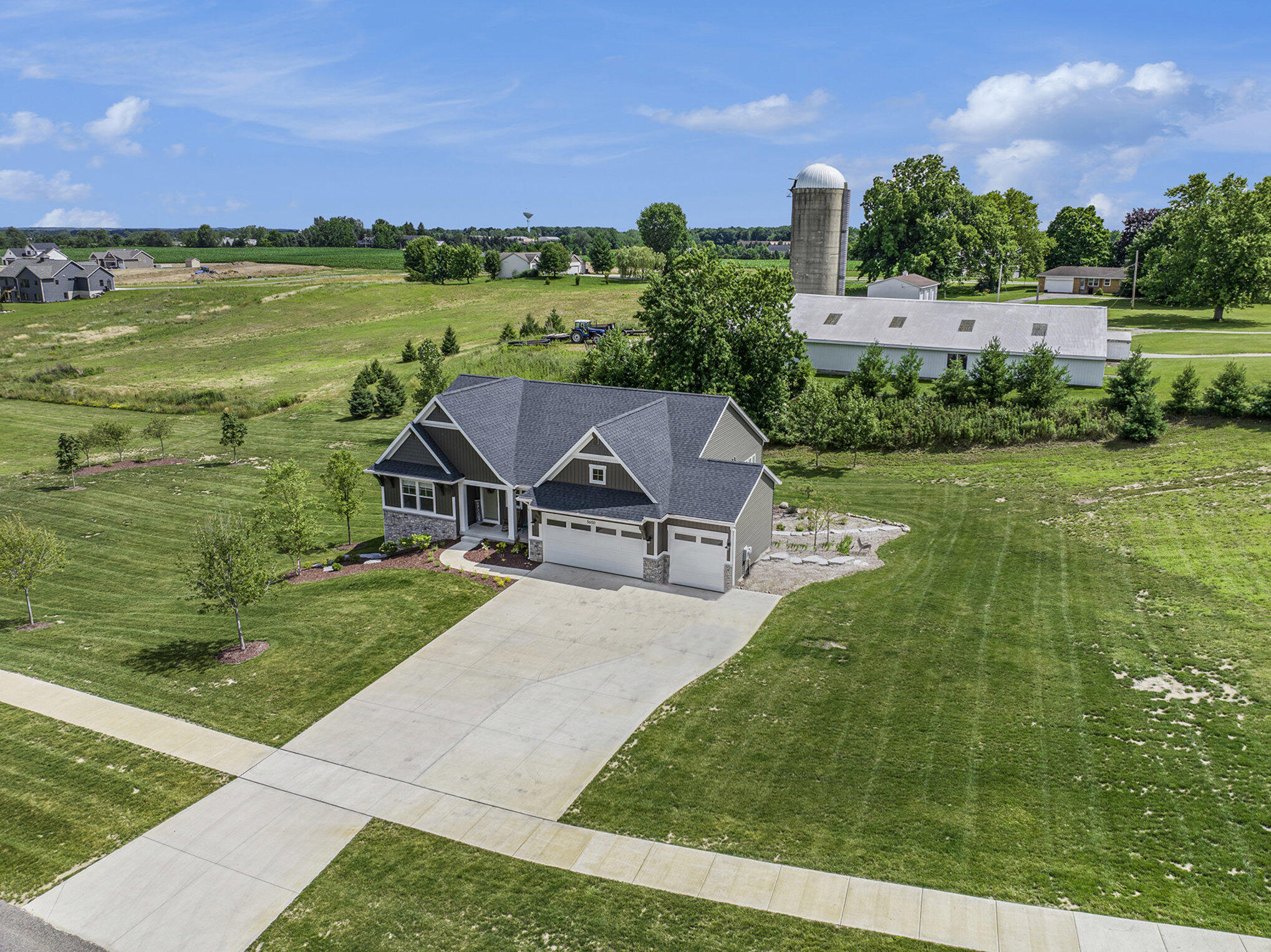 Photo 5 of 46 of 5650 Thornapple Mill Court SE house