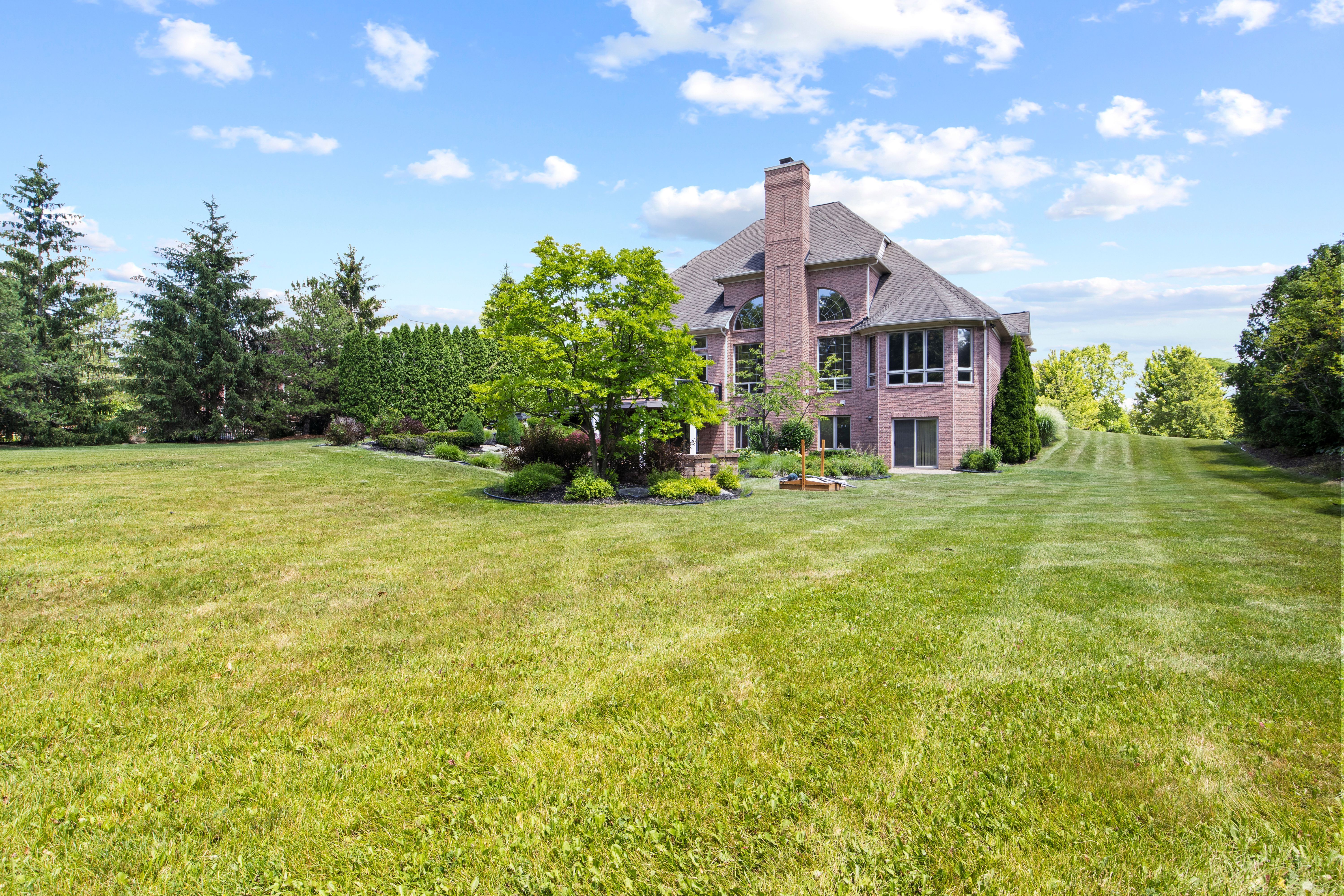 Photo 10 of 81 of 8151 ROLLING MEADOWS Drive house