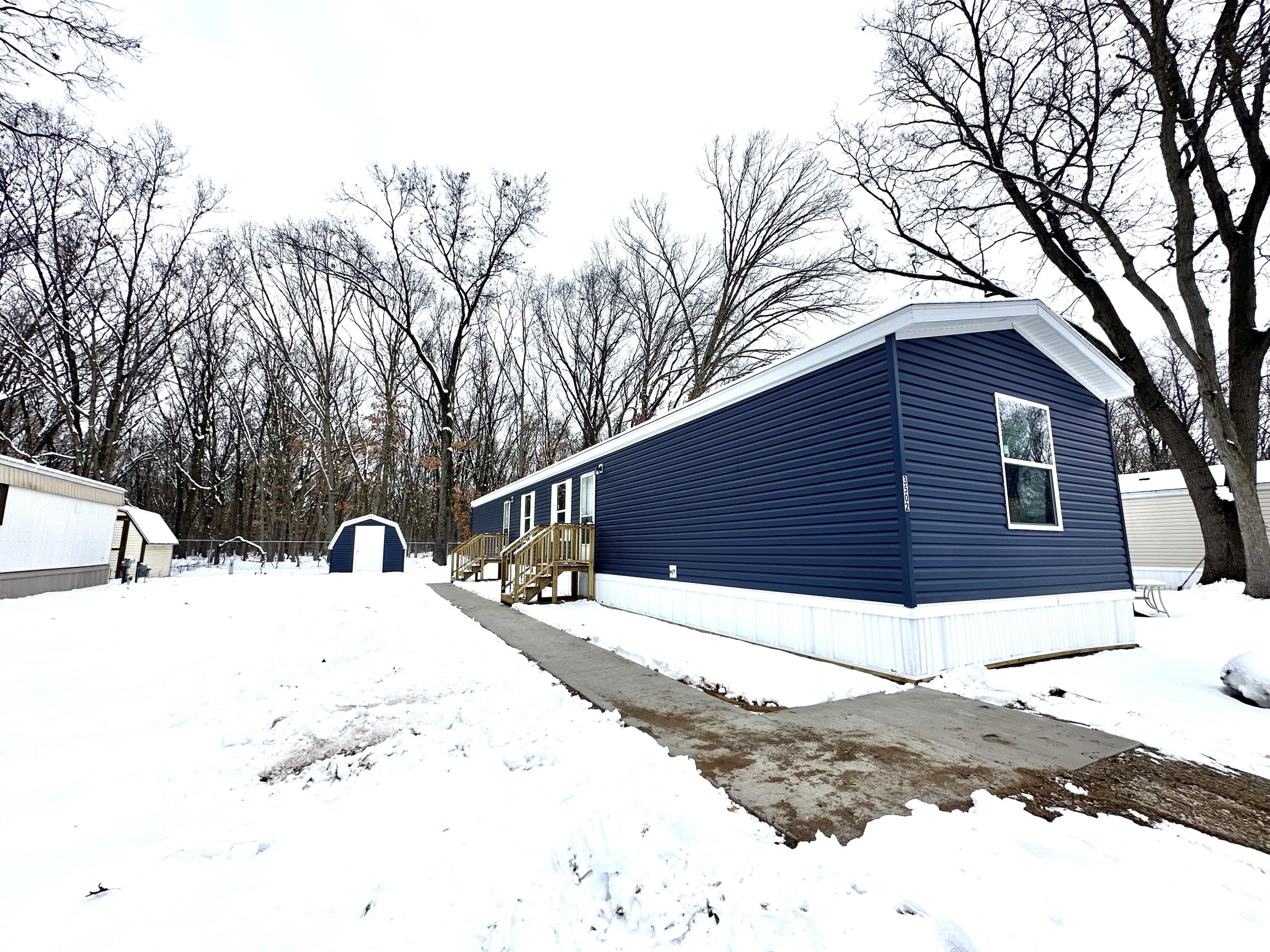 Photo 4 of 46 of 3502 Beech Lane mobile home