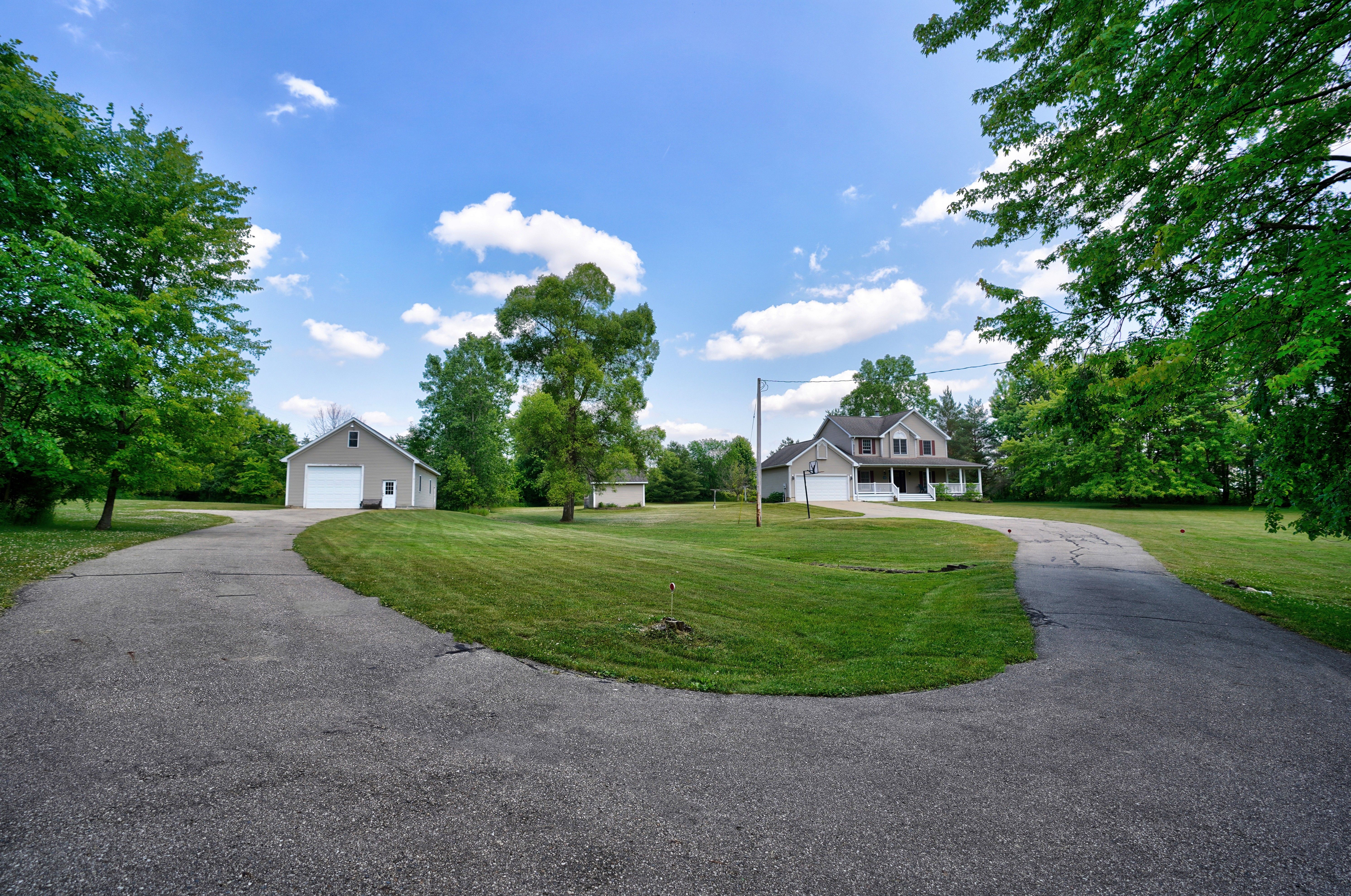 Photo 7 of 48 of 1128 N MORRISH Road house