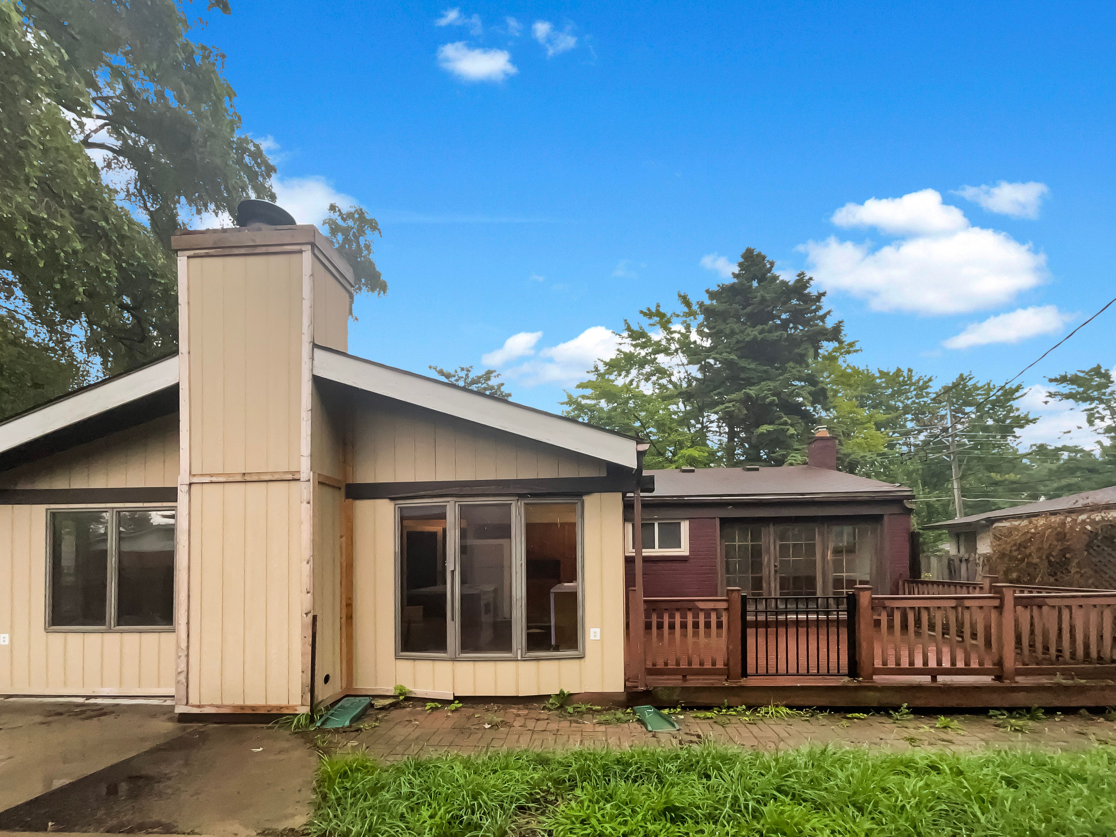 Photo 5 of 20 of 36087 LITTLE MACK Avenue house