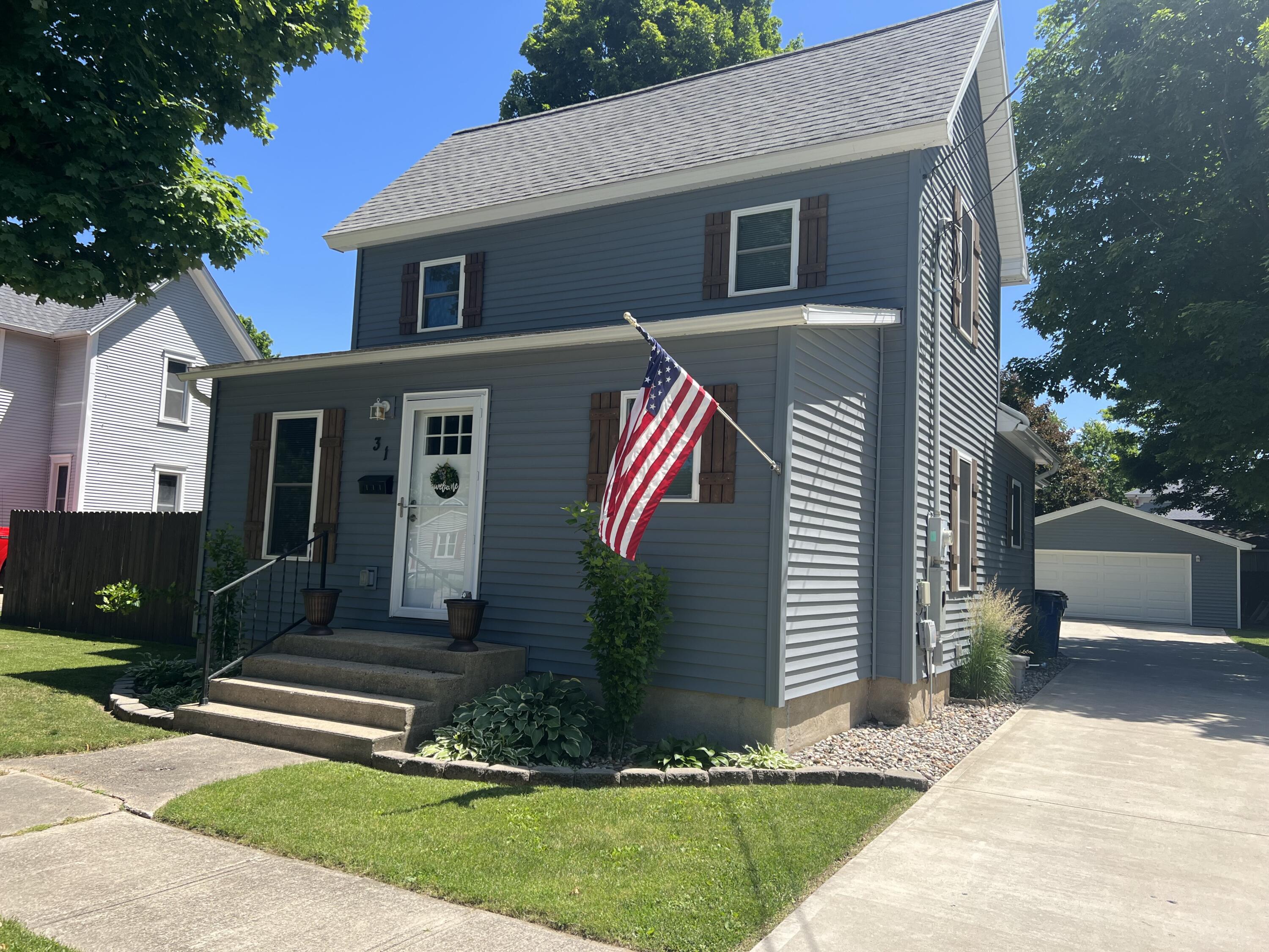 Photo 2 of 7 of 31 Pelton Avenue house