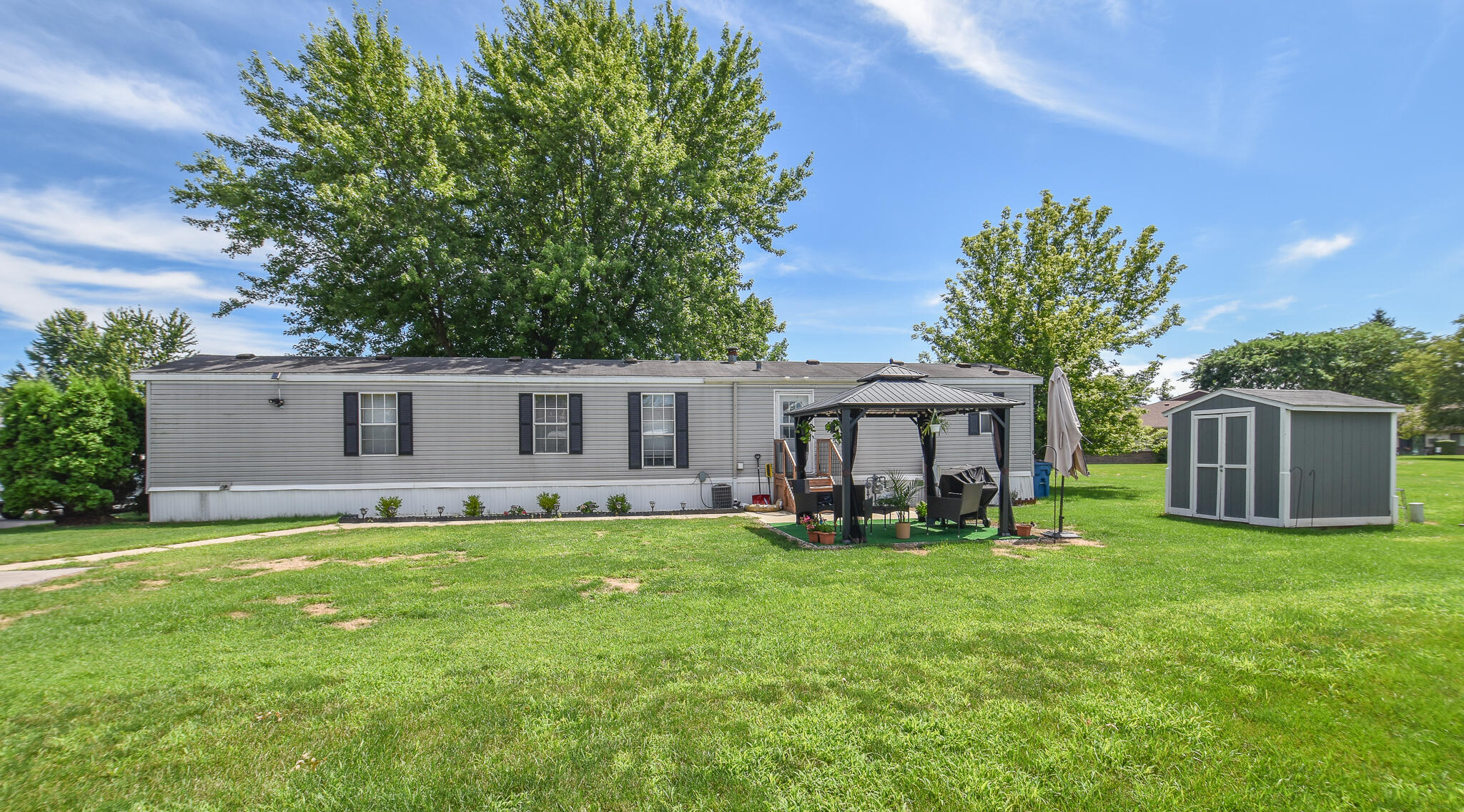 Photo 13 of 19 of 175 N Michigan Avenue 46 mobile home