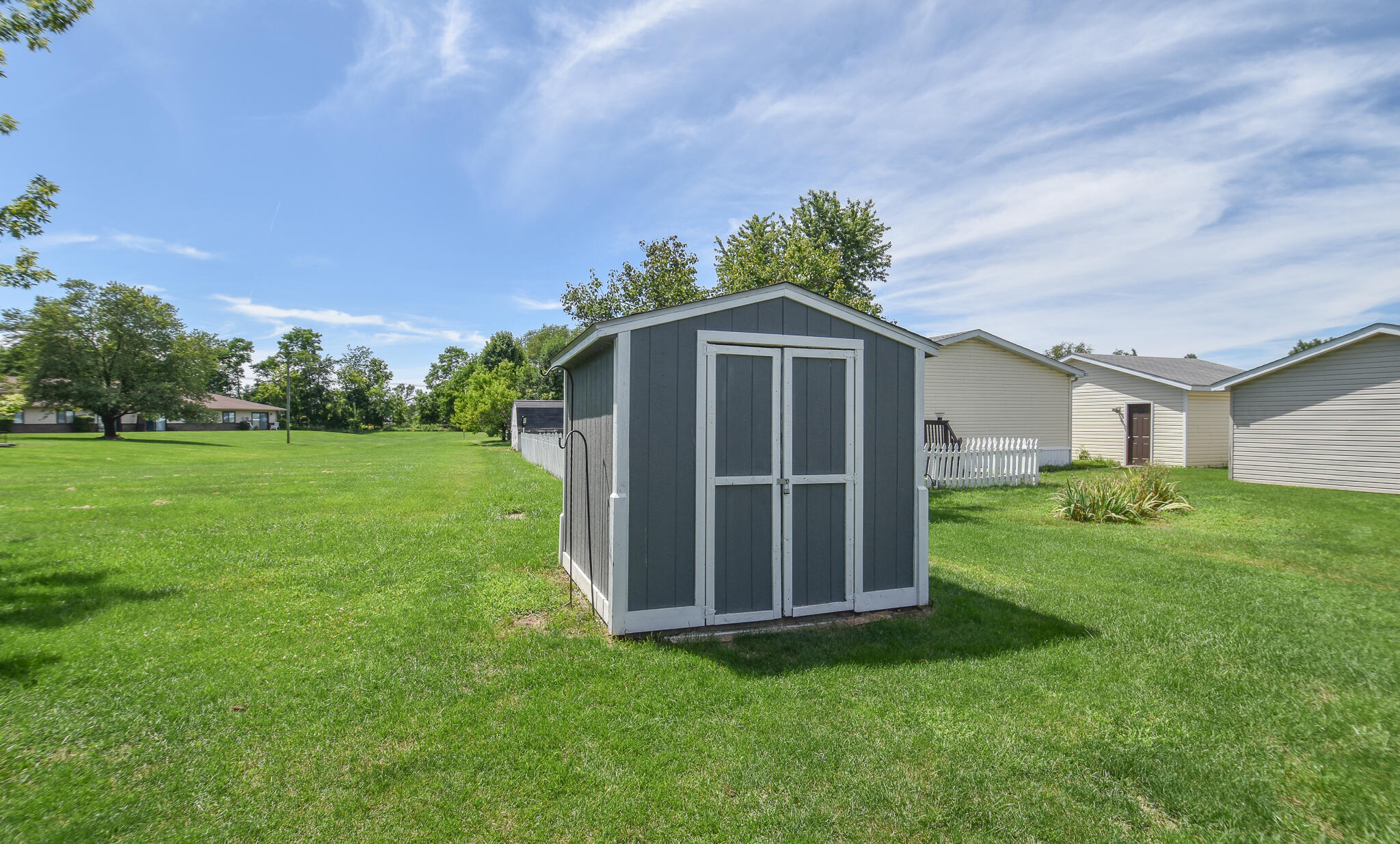 Photo 14 of 19 of 175 N Michigan Avenue 46 mobile home