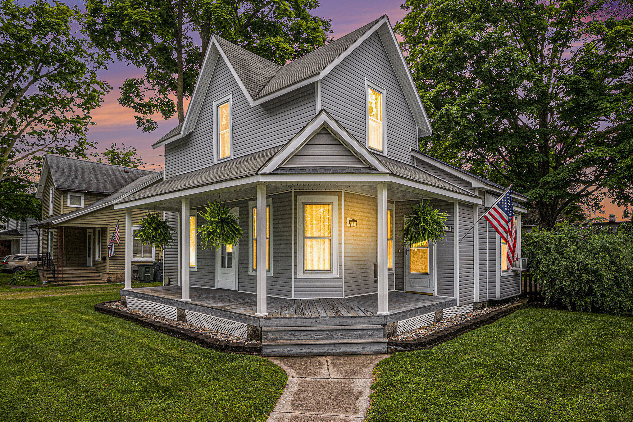 Photo 1 of 29 of 110 Waterman Avenue house