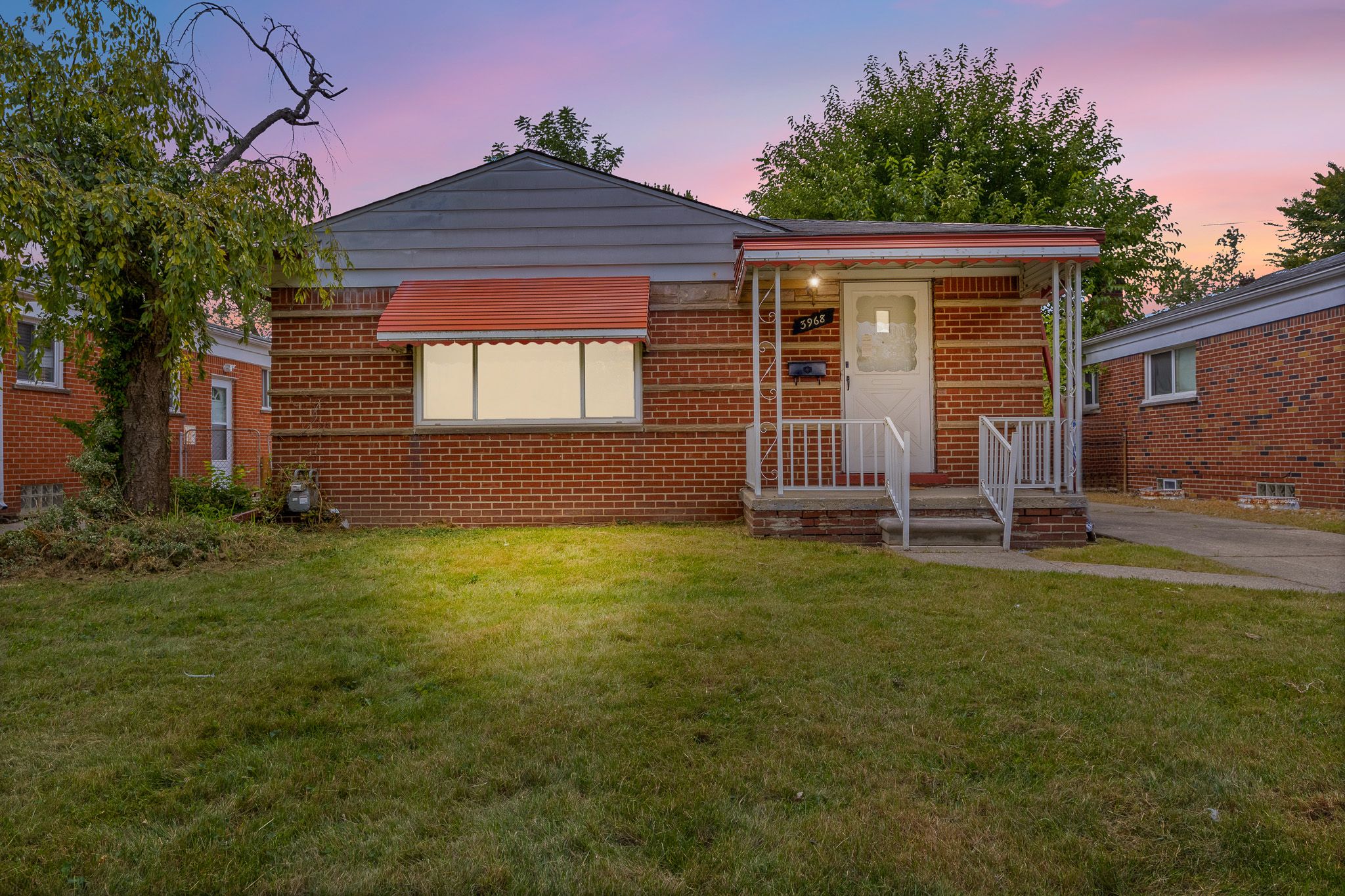 Photo 1 of 25 of 3968 KATHERINE Street house