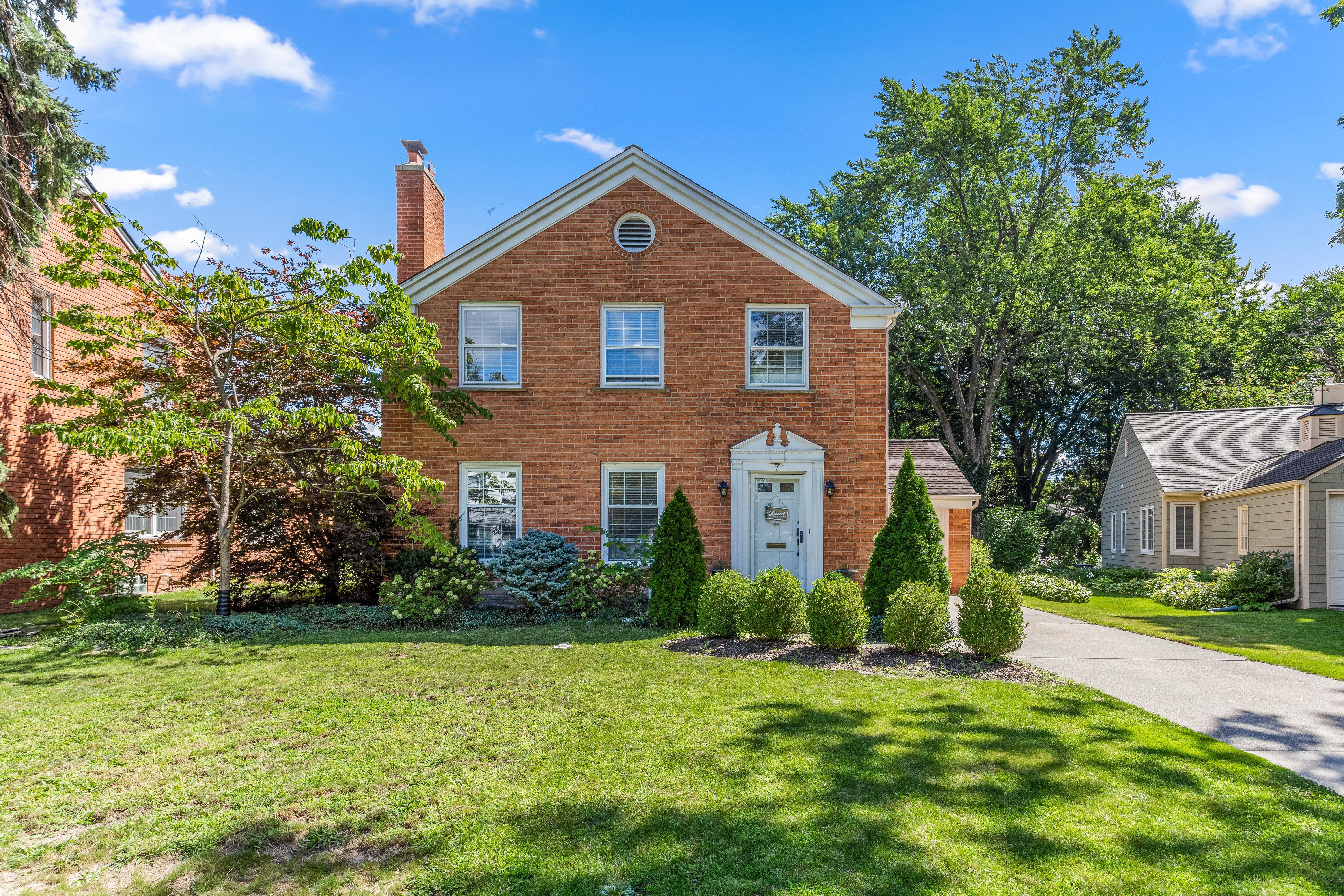 Photo 1 of 49 of 7 BRANFORD Lane house