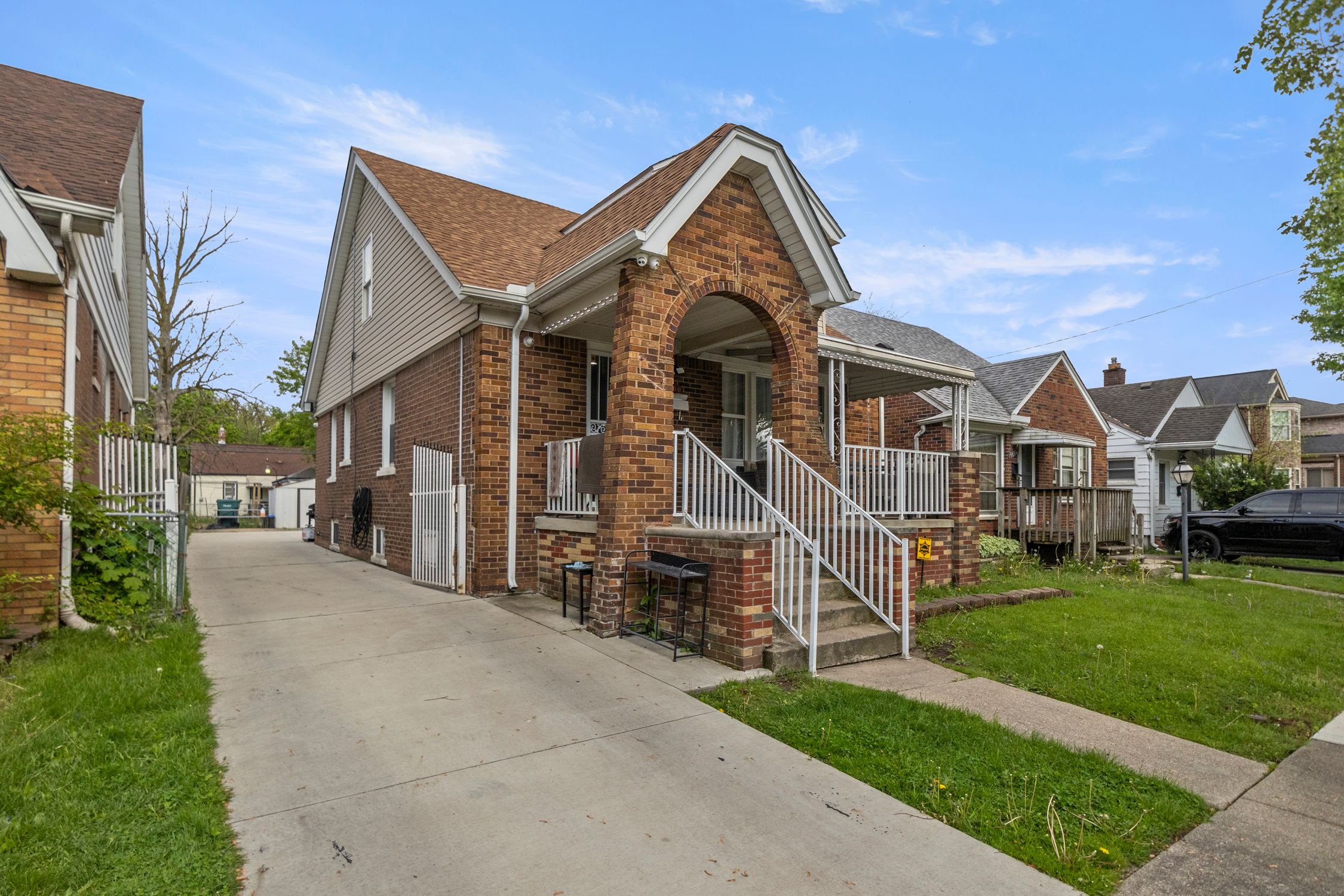 Photo 1 of 36 of 7900 BARRIE Street house