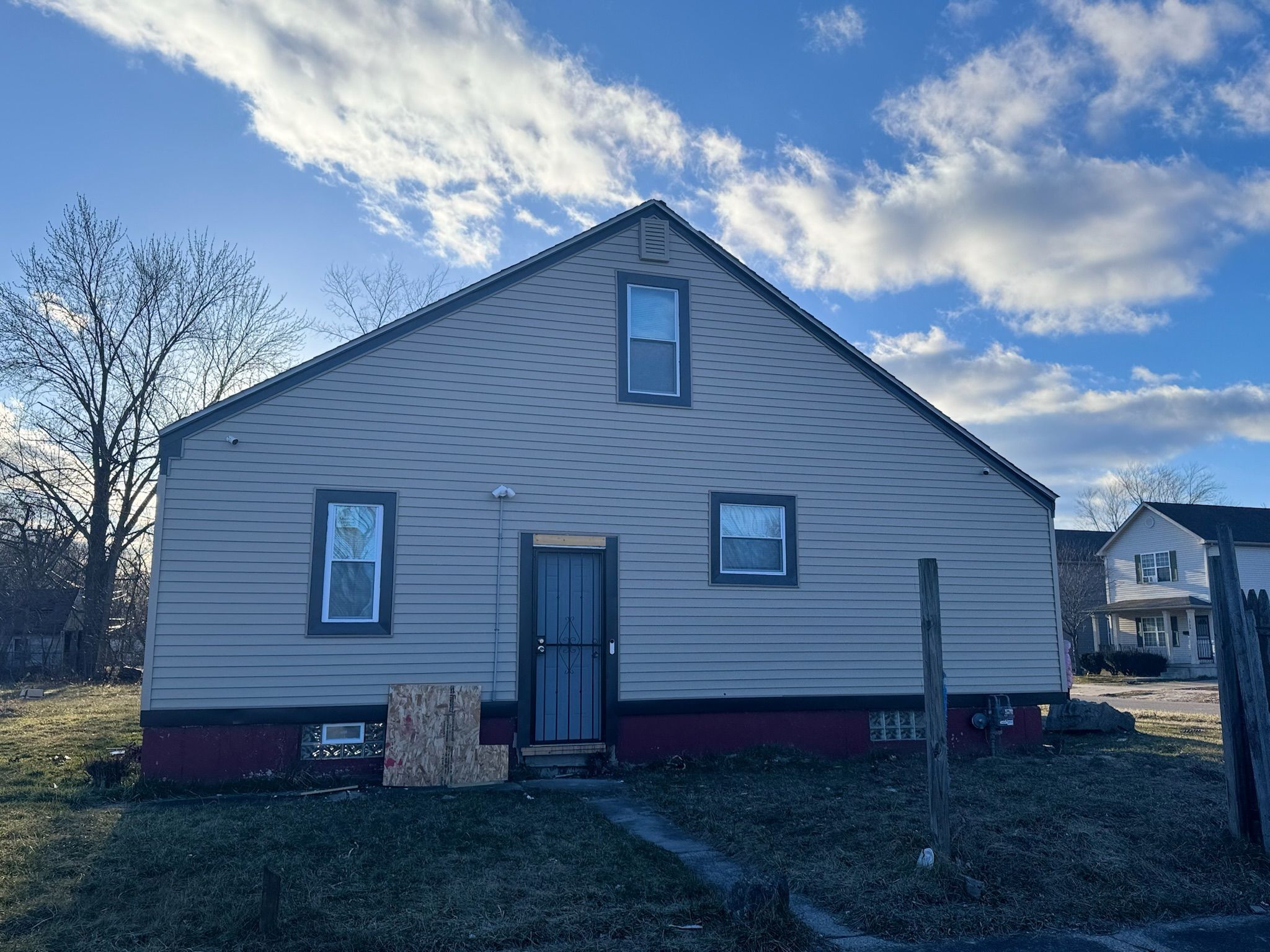 Photo 4 of 15 of 13150 LORETTO Street house