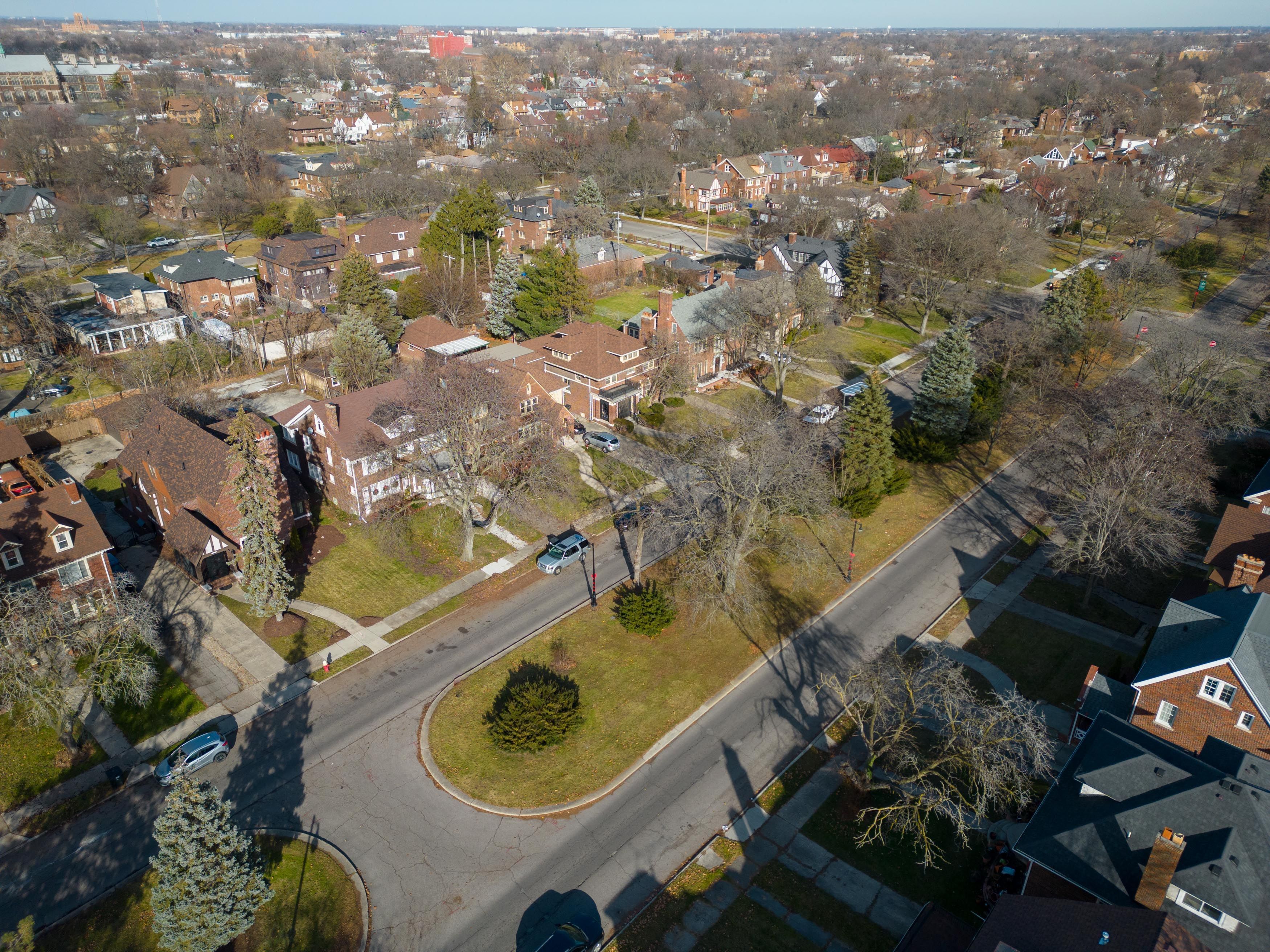 Photo 42 of 42 of 2474 CHICAGO Boulevard house