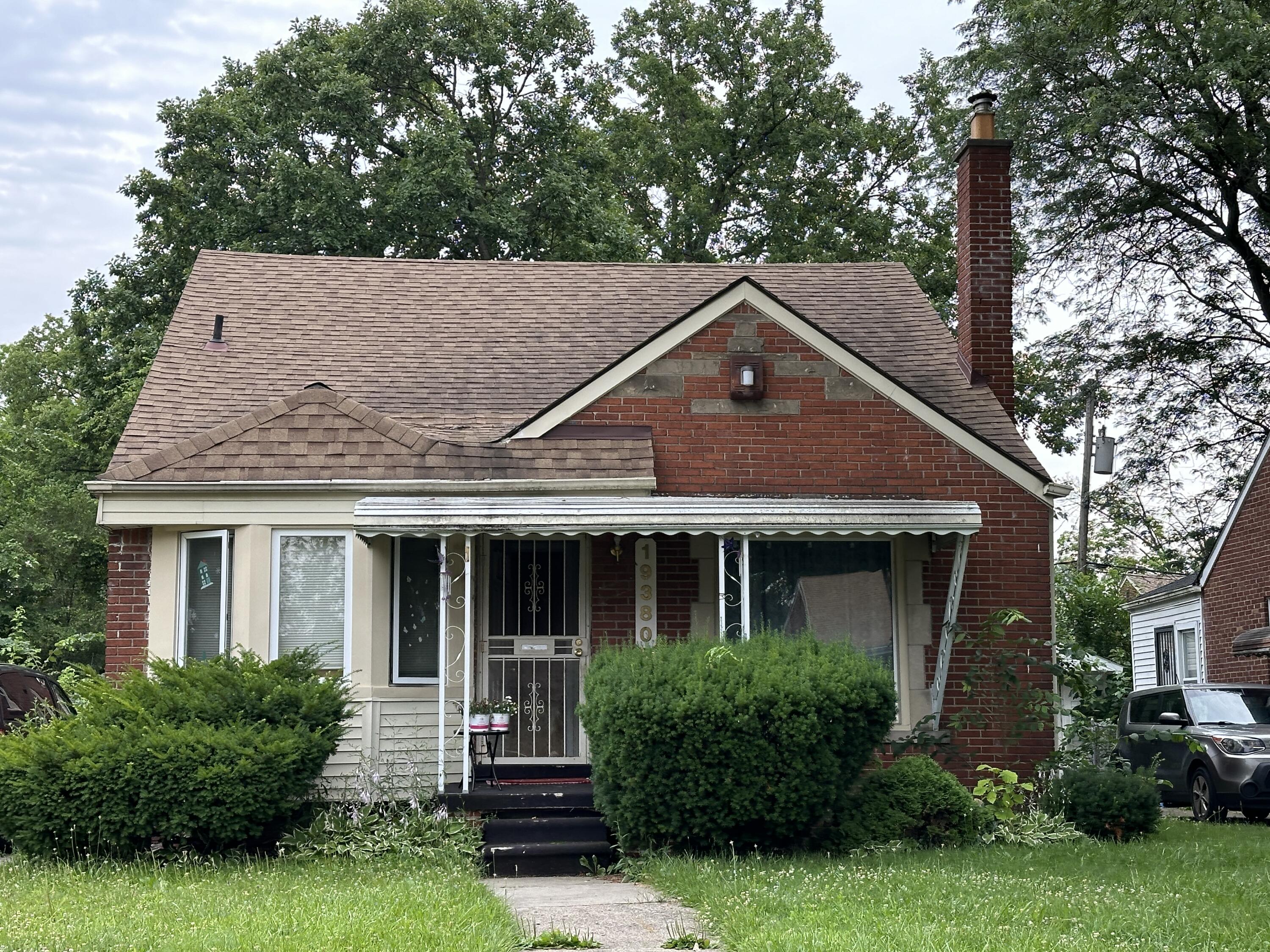 Photo 1 of 1 of 19380 Sussex Street house