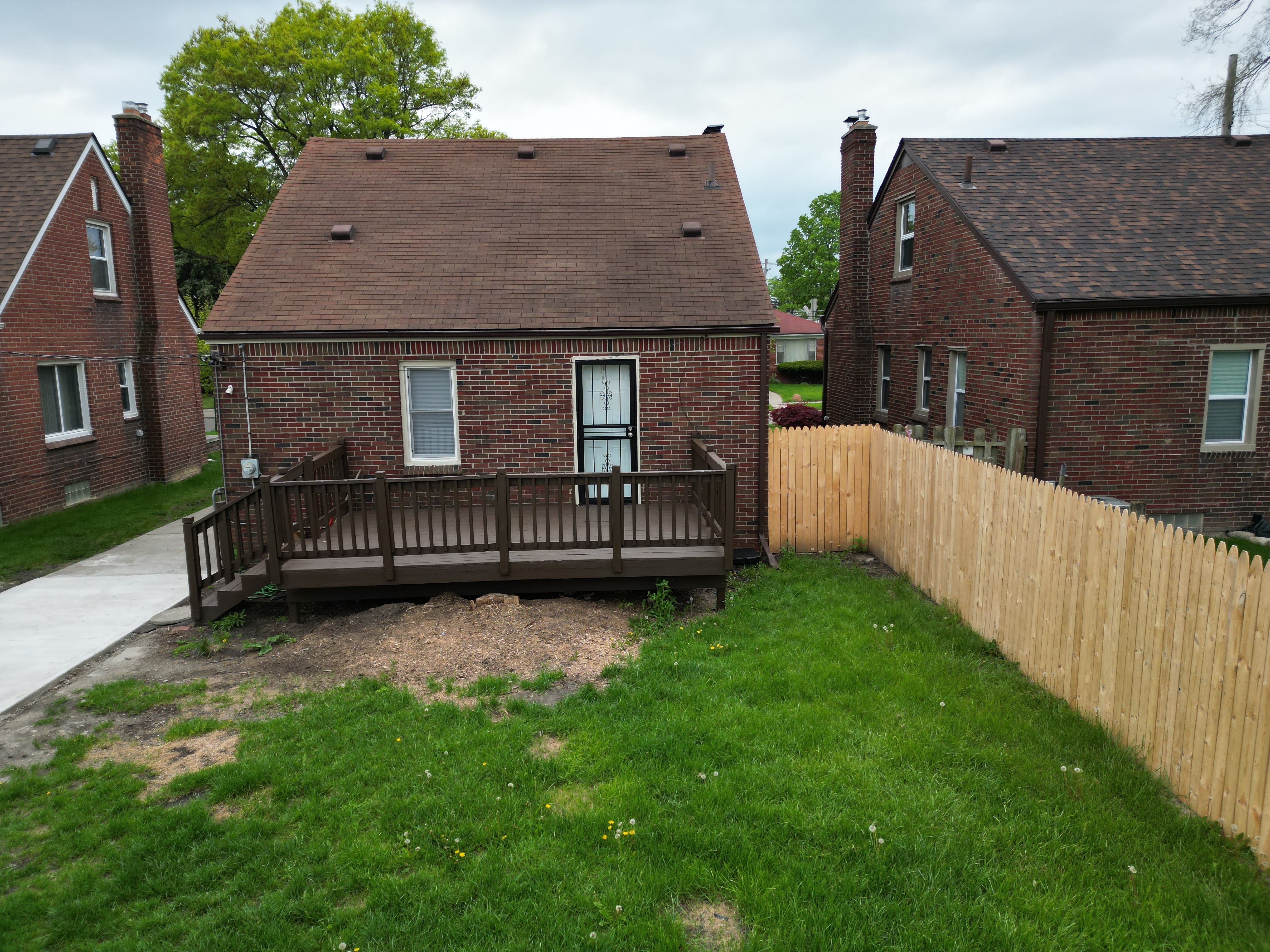 Photo 4 of 29 of 19346 TRACEY Street house