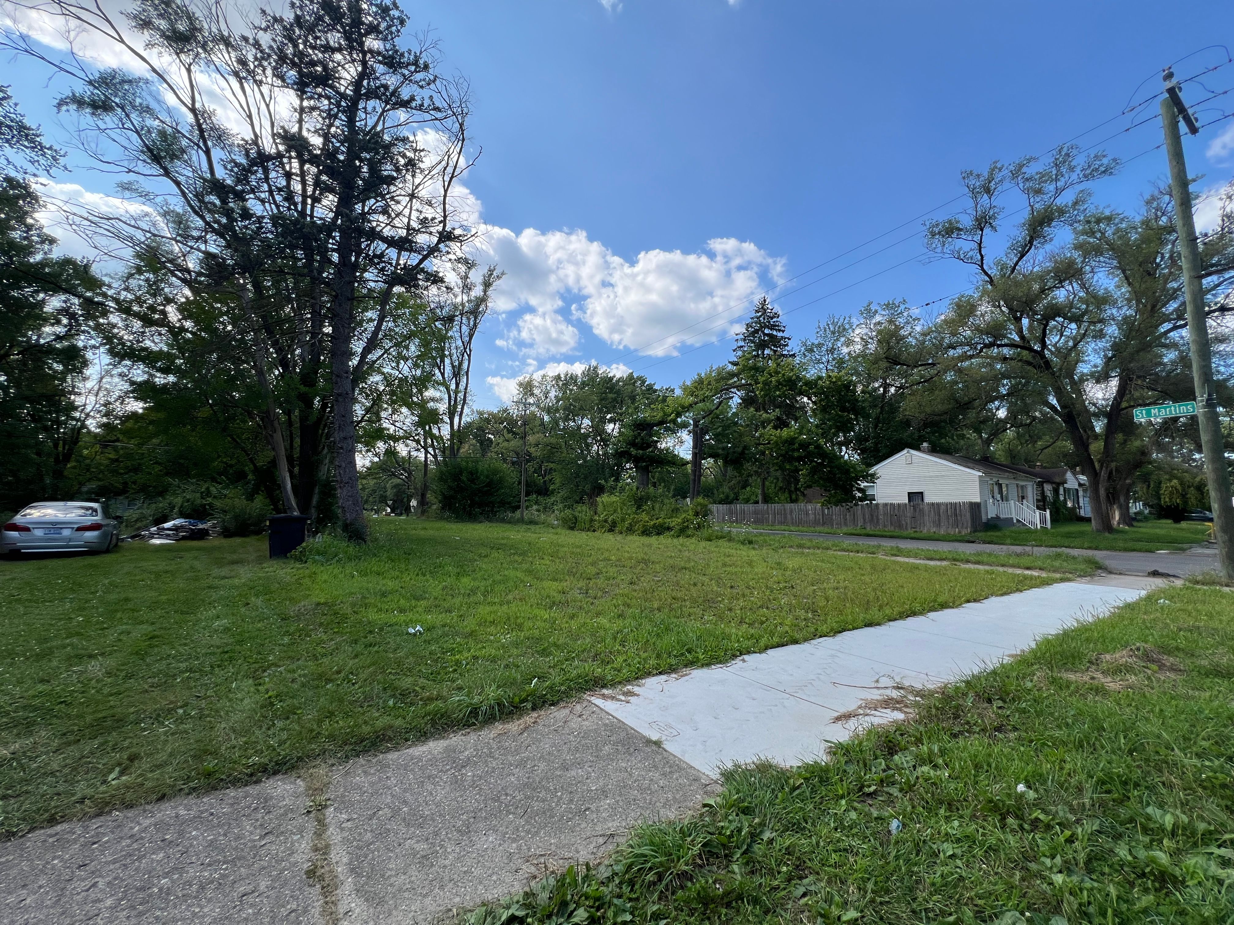 Photo 2 of 3 of 19511 GILCHRIST Street land