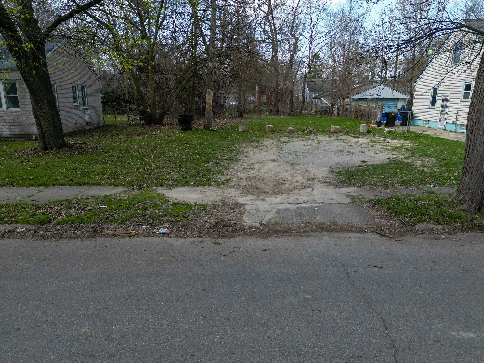 Photo 10 of 24 of 18483 Heyden Street land