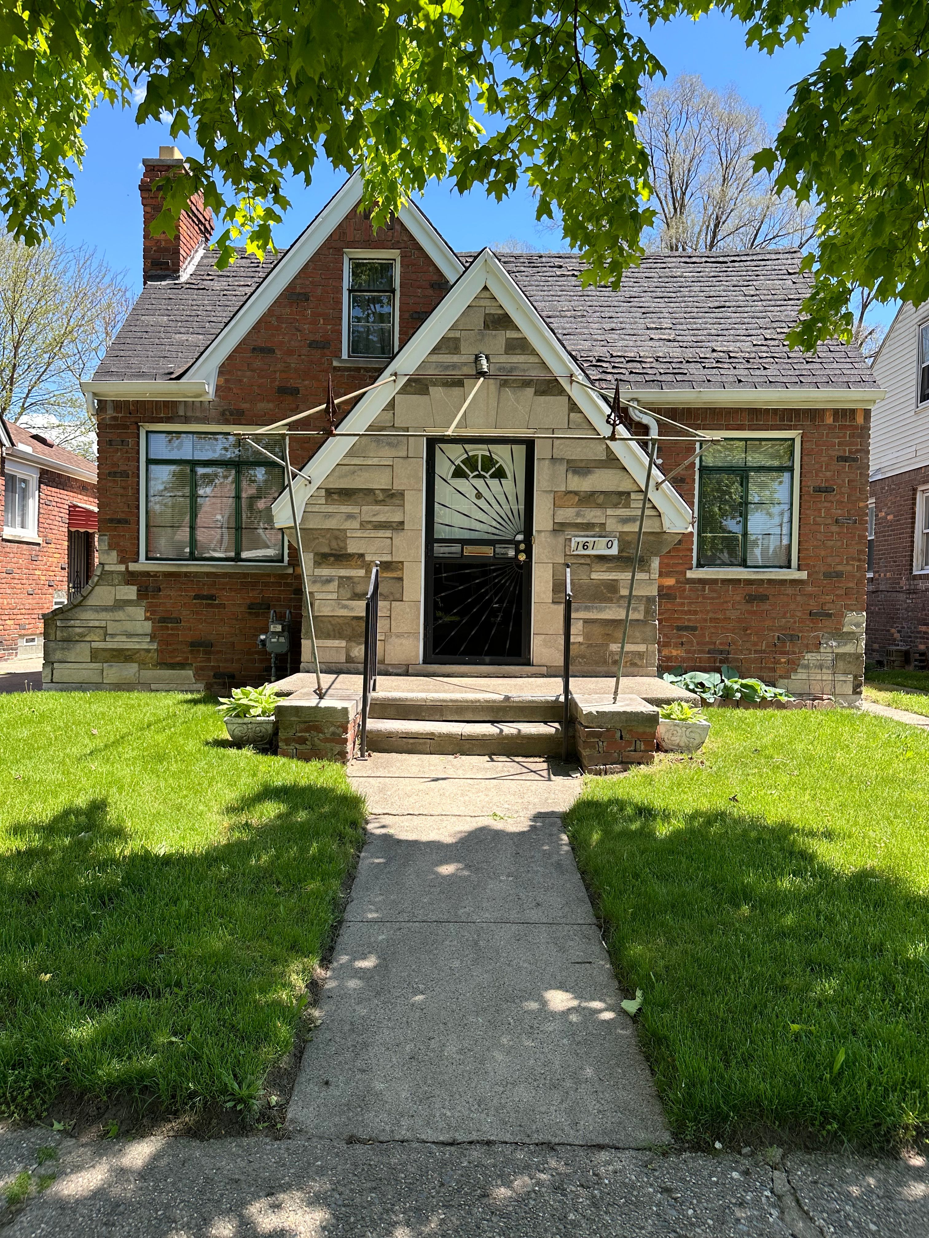 Photo 1 of 2 of 16140 MARK TWAIN Street house