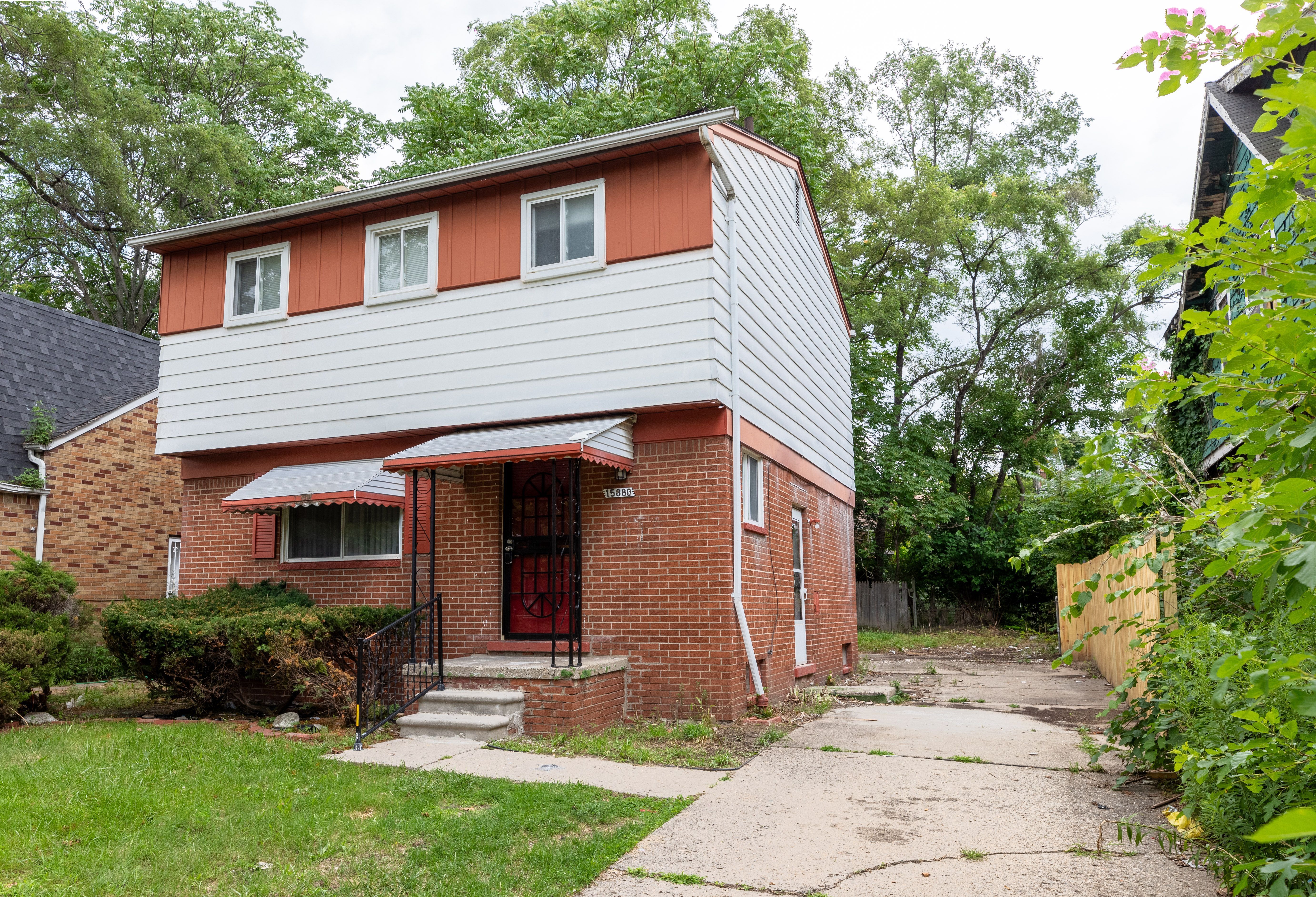 Photo 1 of 12 of 15880 Indiana Street house