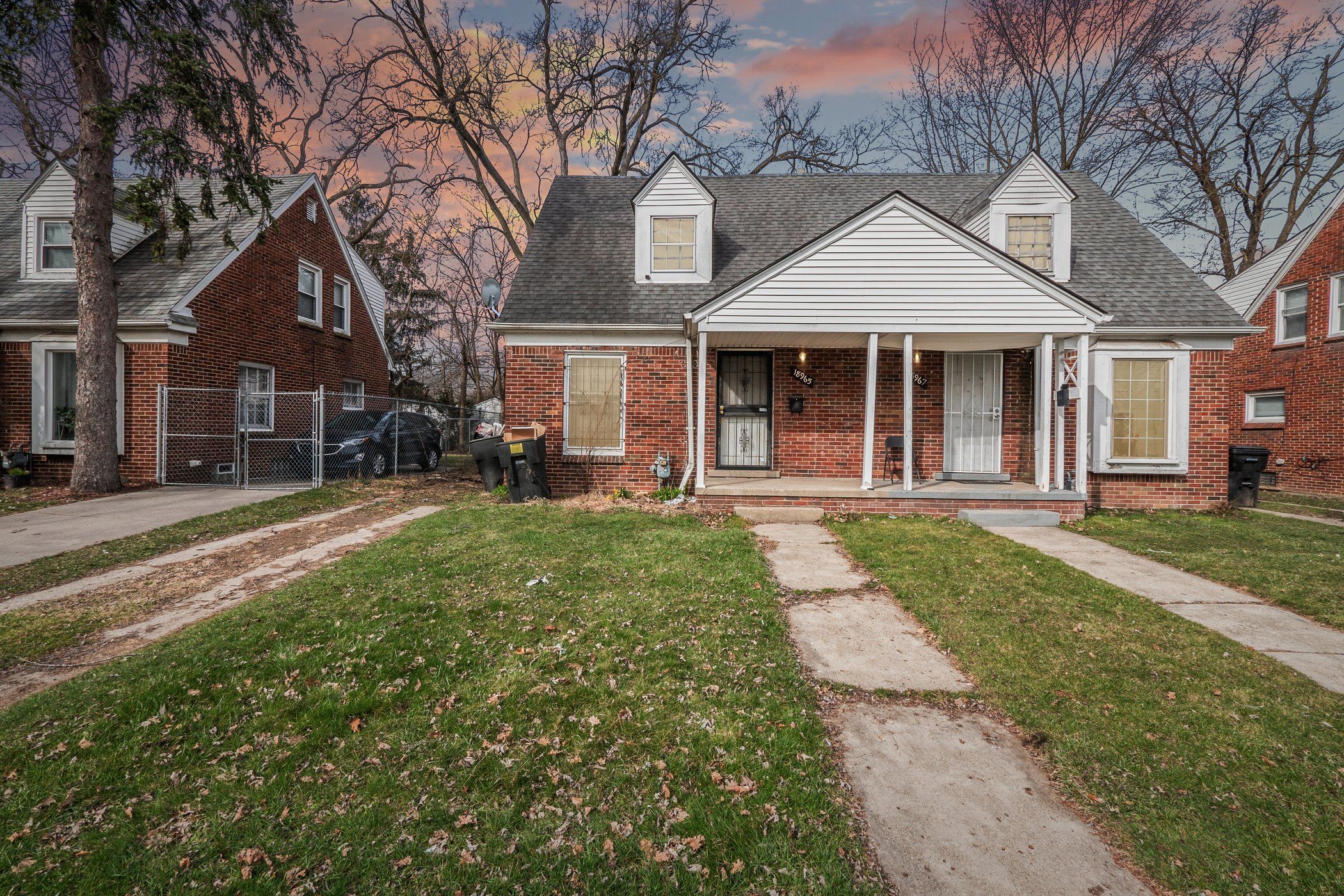 Photo 1 of 11 of 18965 EVERGREEN Road house