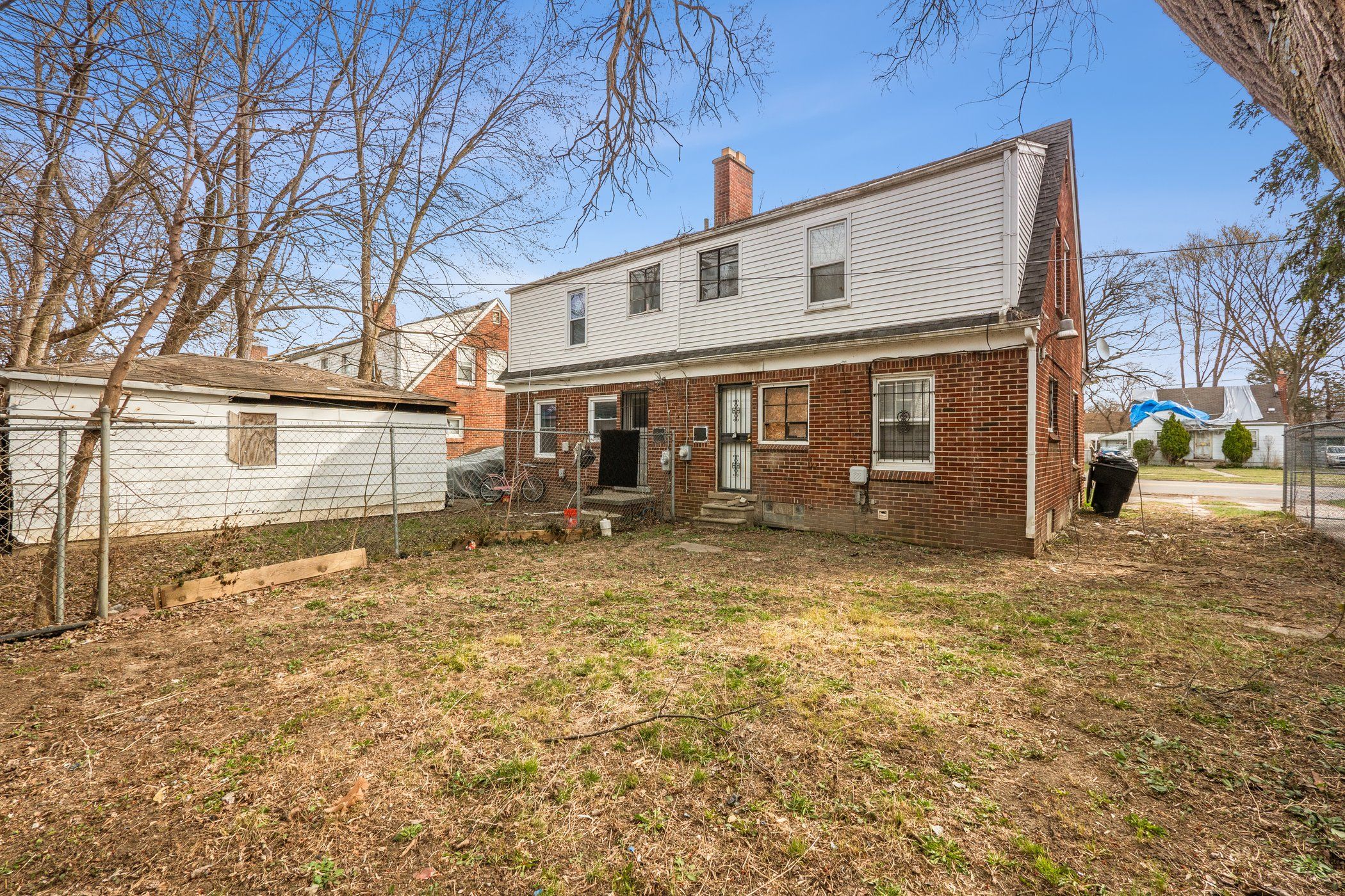 Photo 8 of 11 of 18965 EVERGREEN Road house