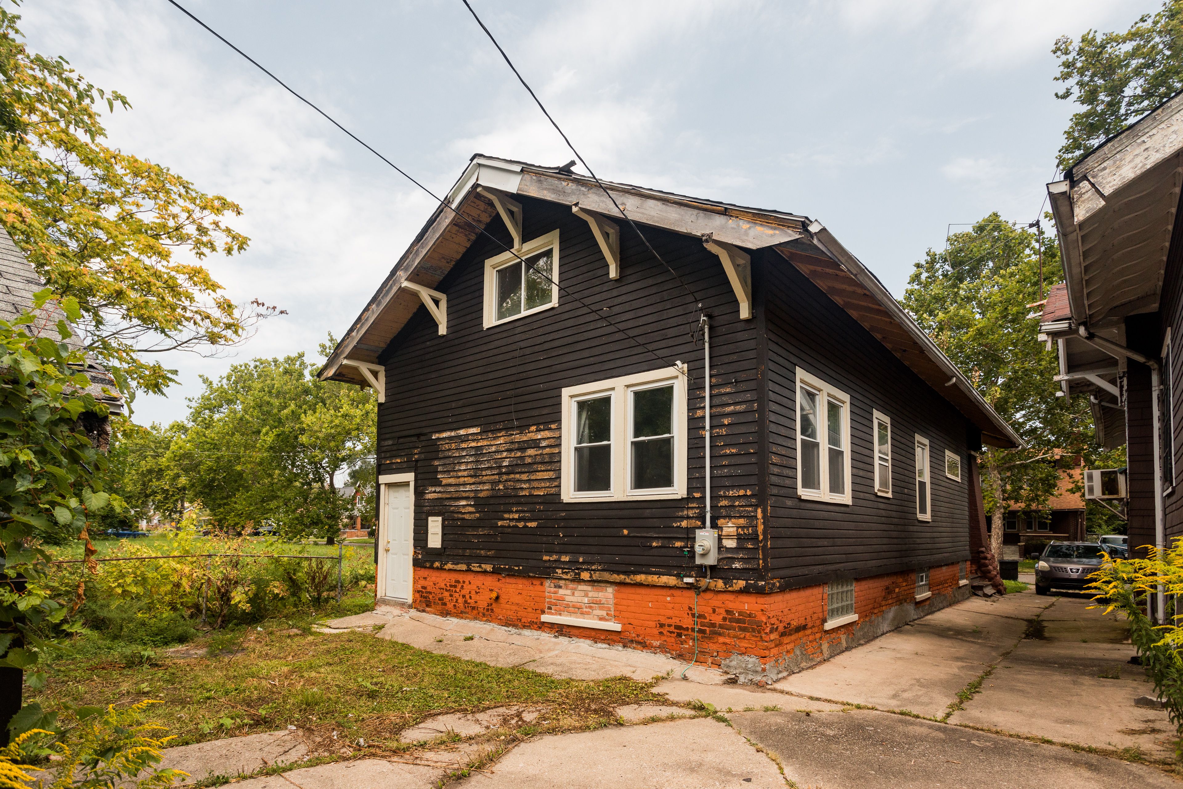 Photo 22 of 25 of 551 ALGONQUIN Street house