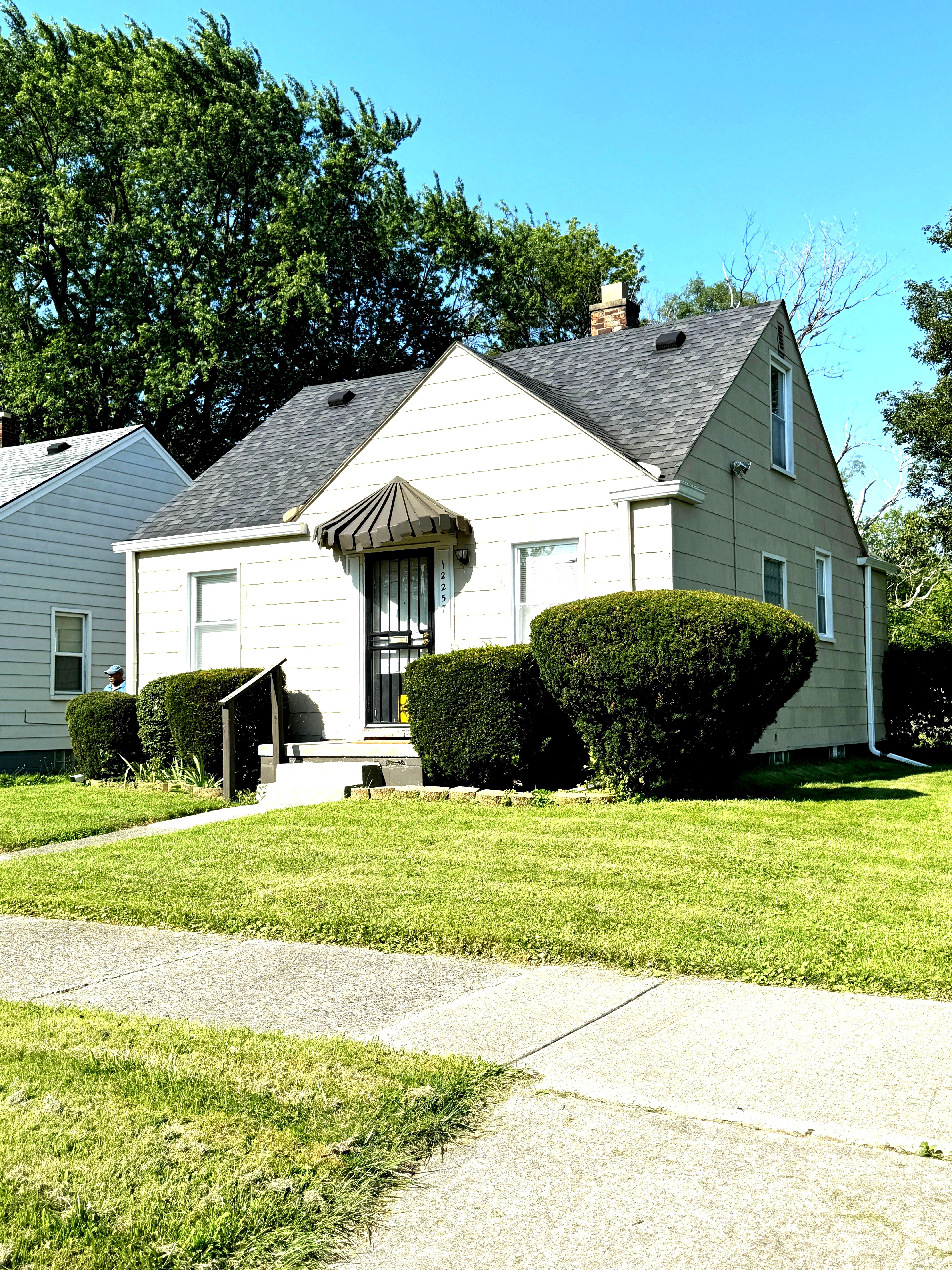 Photo 2 of 30 of 12257 ABINGTON Avenue house