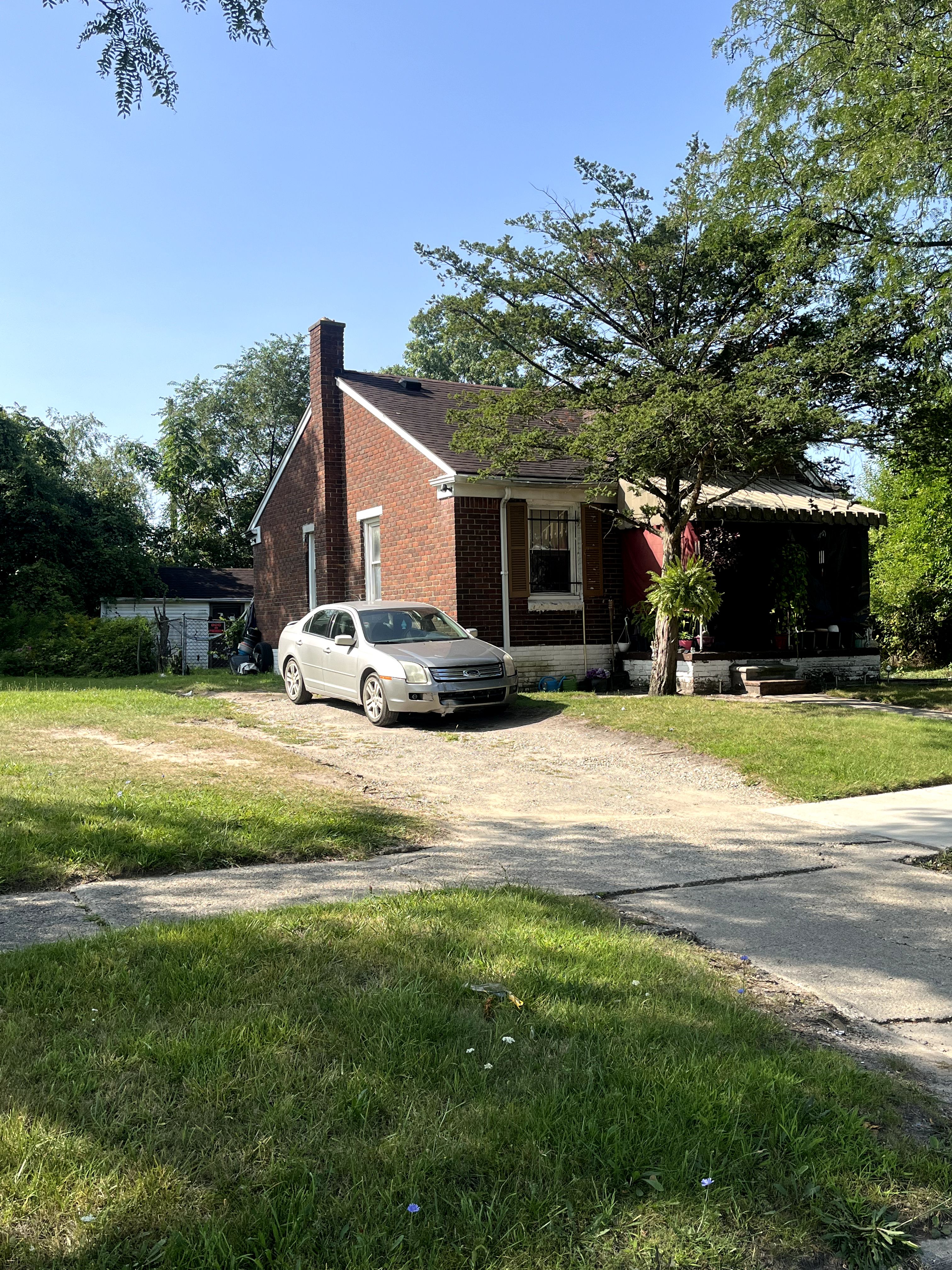 Photo 3 of 5 of 8841 INTERVALE Street house